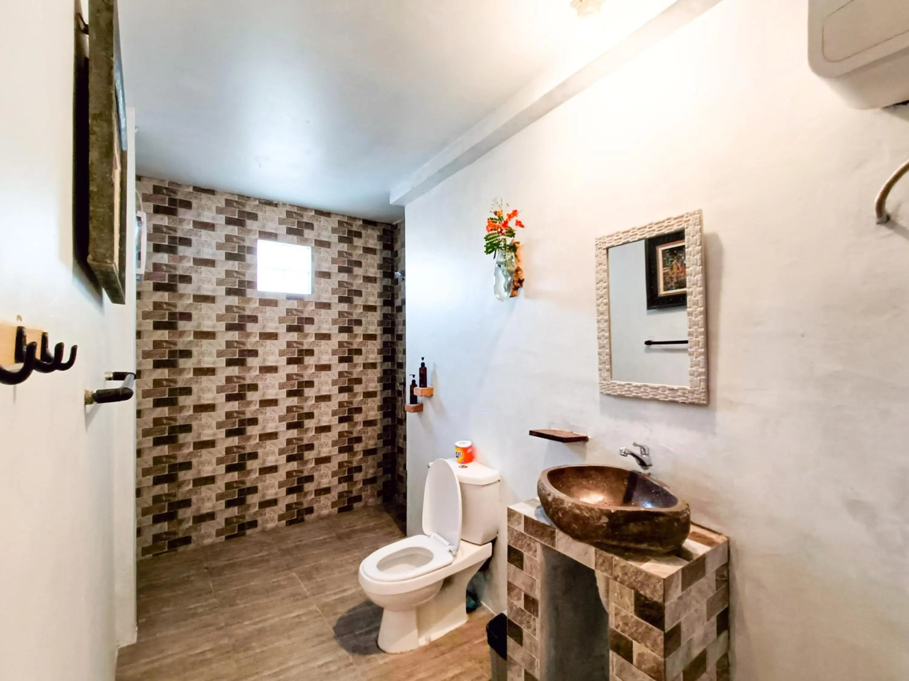 Bathroom in Nobody Inn Bali at Arya guest house