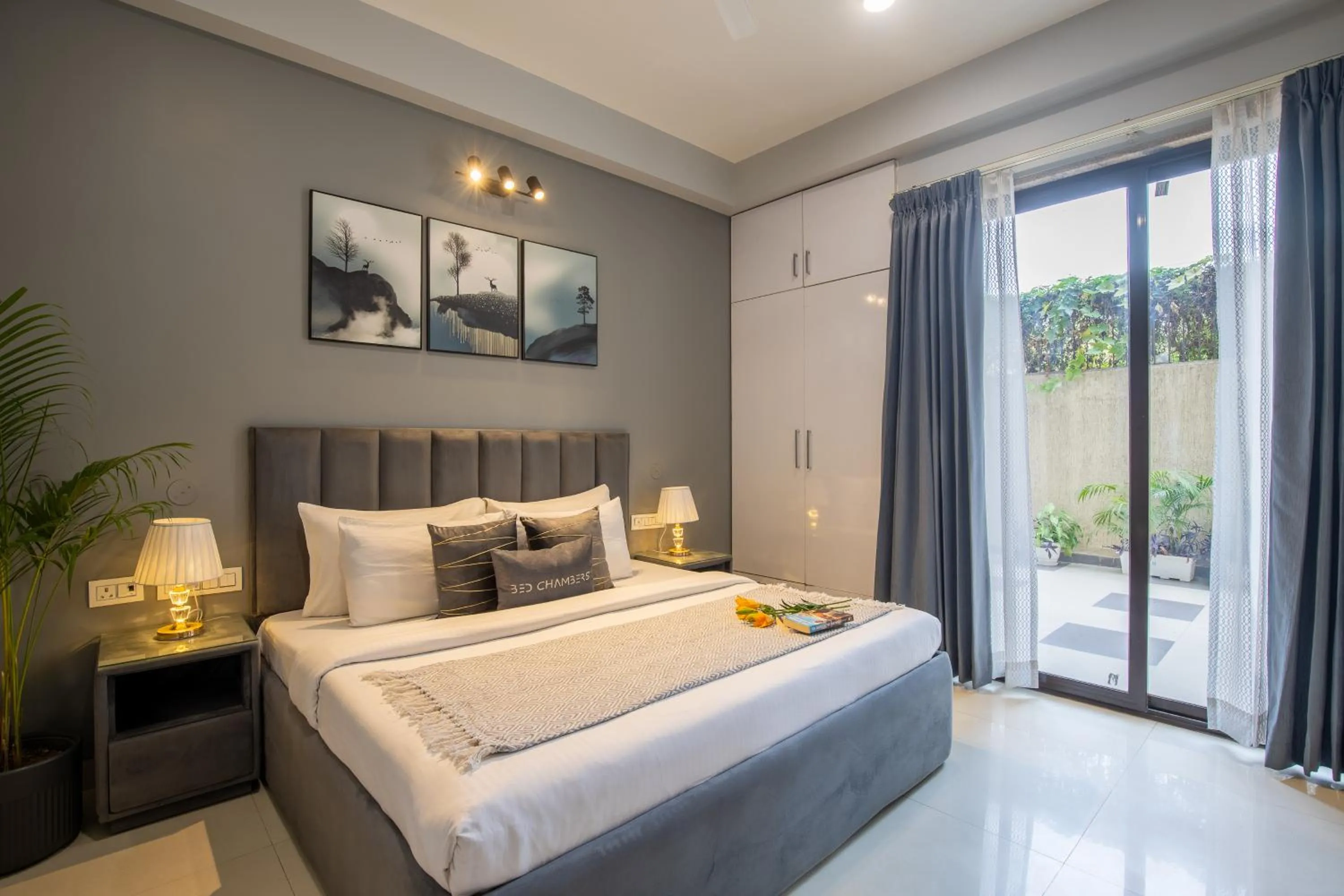 Serviced Apartment near Medanta by BedChambers