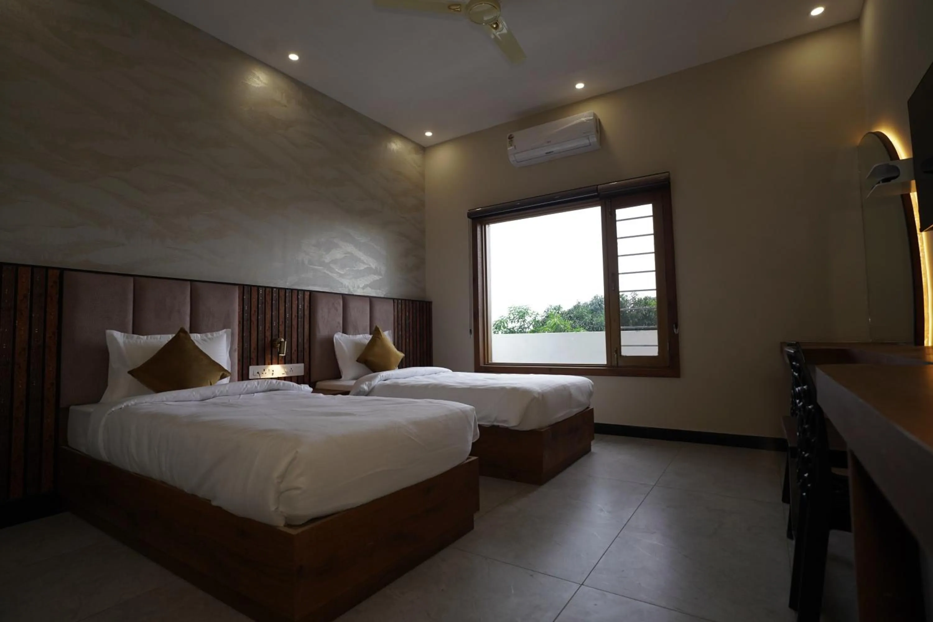 Photo of the whole room, Bed in Dreamy Desert Hotel