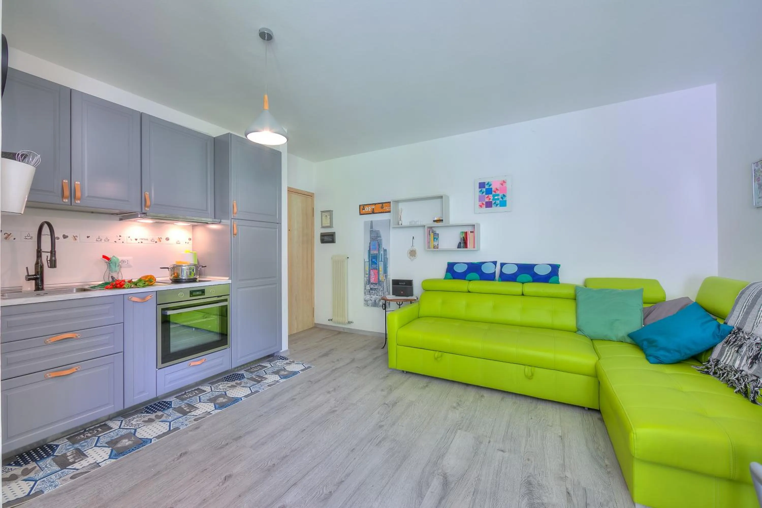 Living room in Marina's Green Home - Happy Rentals