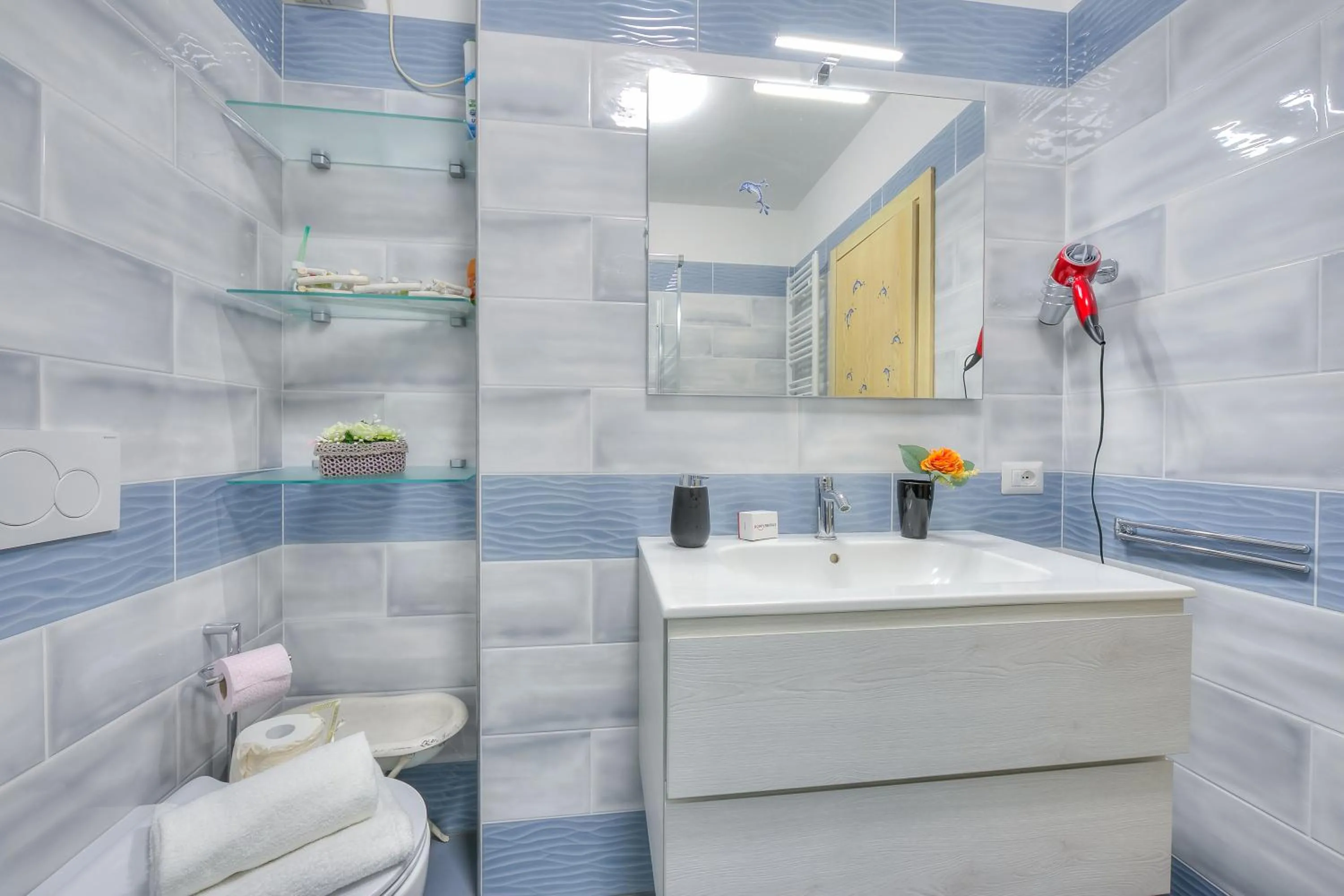 Bathroom in Marina's Green Home - Happy Rentals