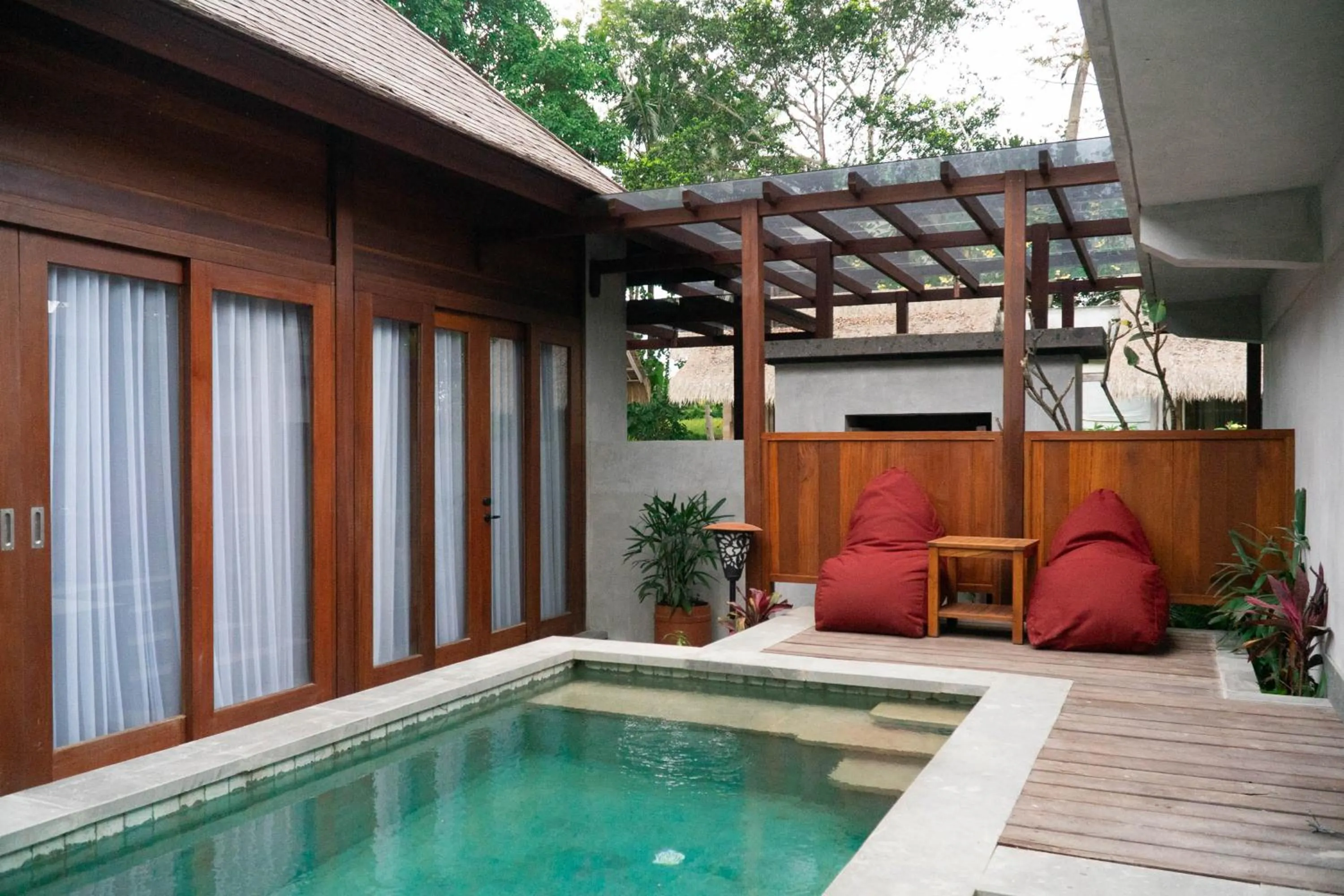 Swimming pool in Adiwana Kamania