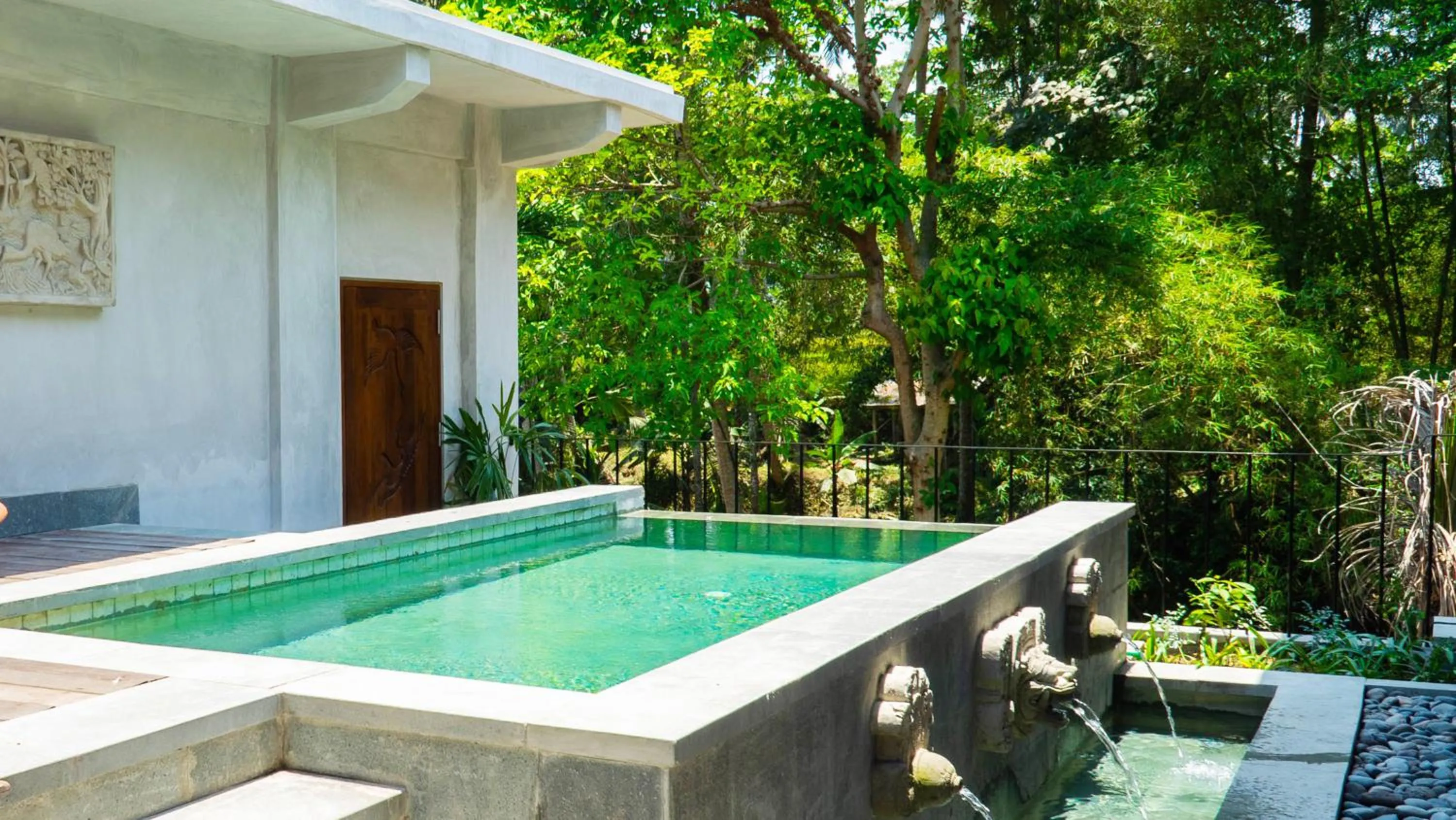 Garden view in Adiwana Kamania