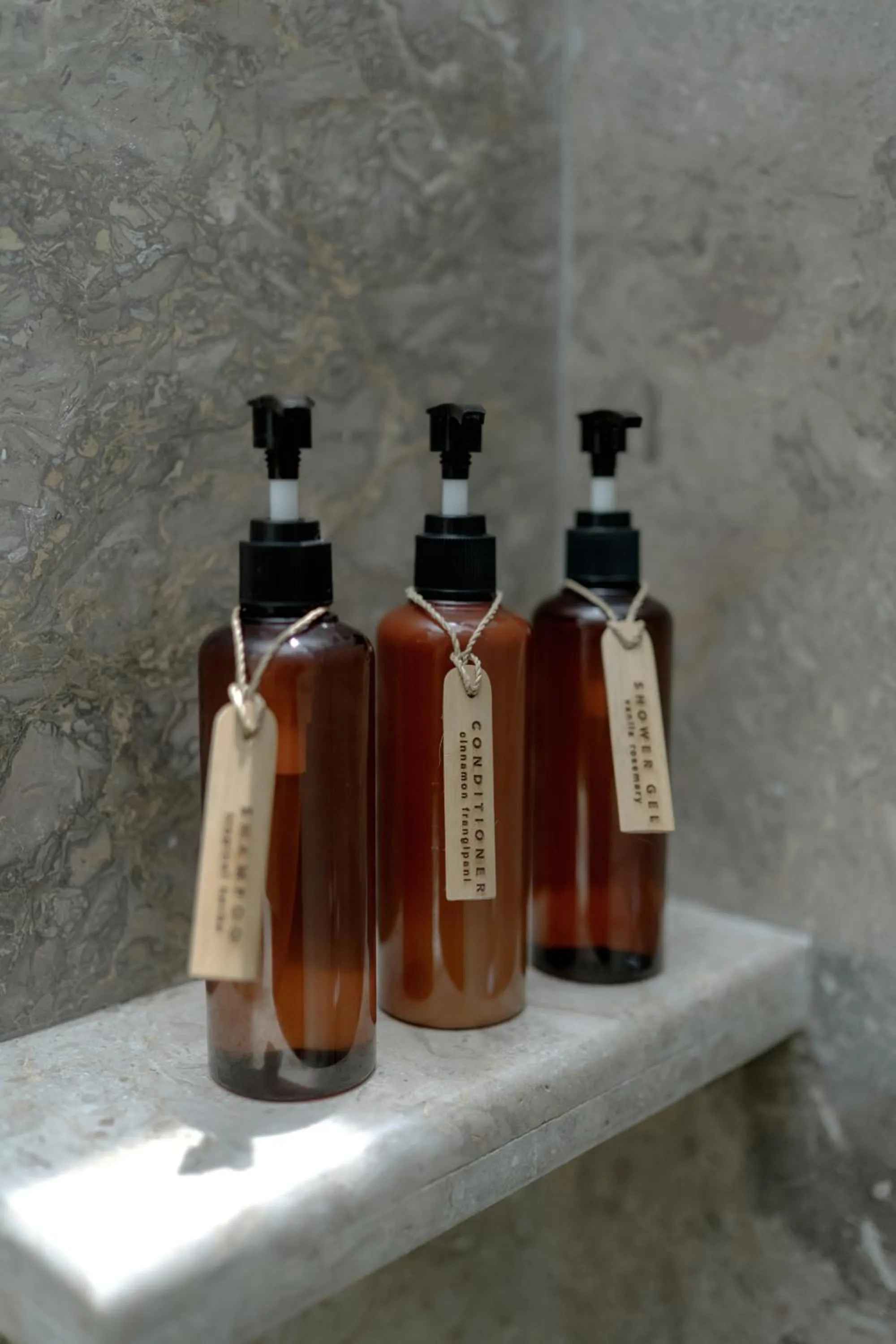 Bathroom in Adiwana Kamania