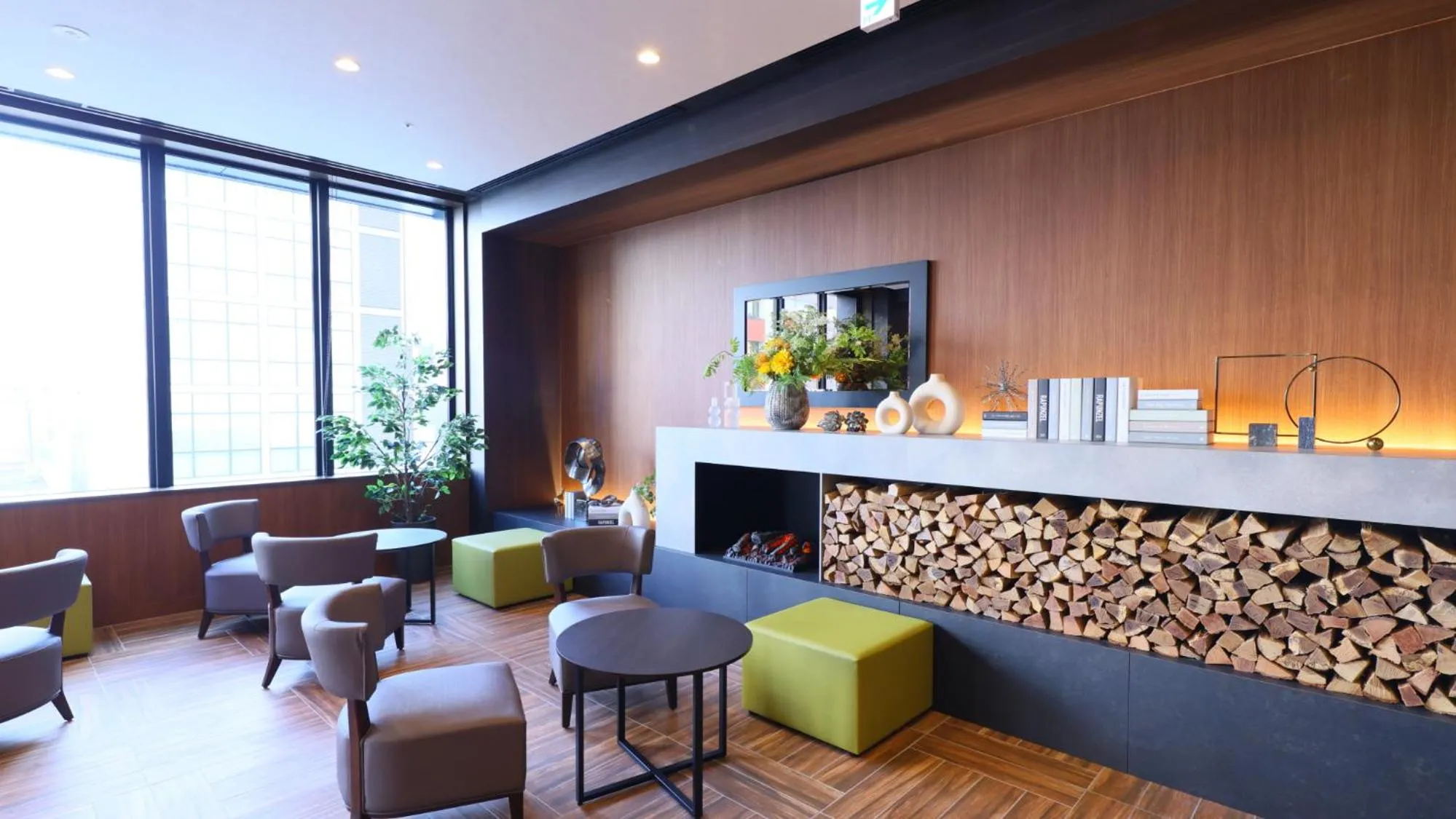 Communal lounge/ TV room in Dormy Inn Aomori Natural Hot Spring