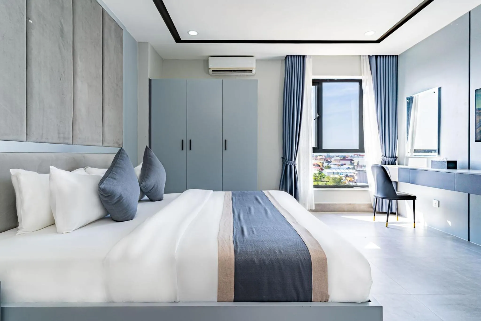 Bed in The Square Kampot Hotel