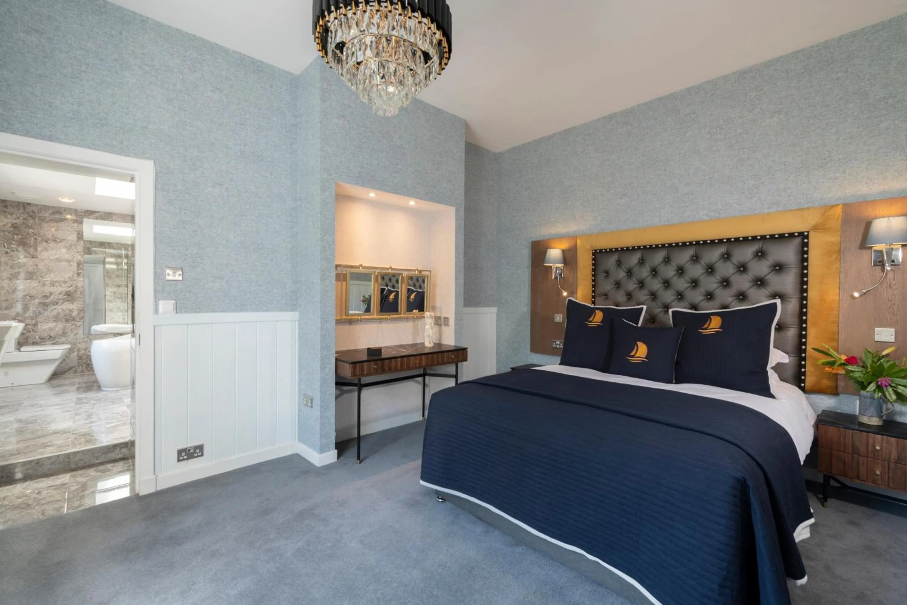 Bedroom, Bed in Duisdale House Hotel