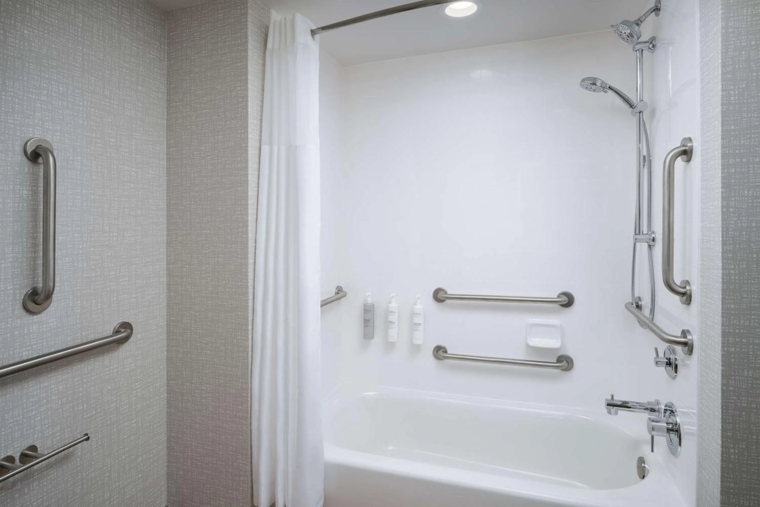 Bathroom in Hampton Inn Towson Downtown