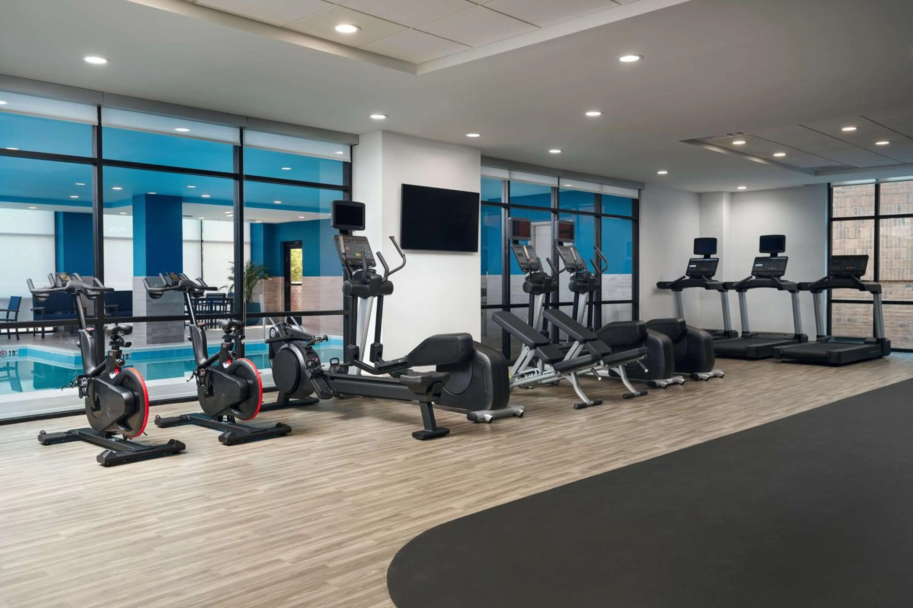 Fitness centre/facilities in Hampton Inn Towson Downtown