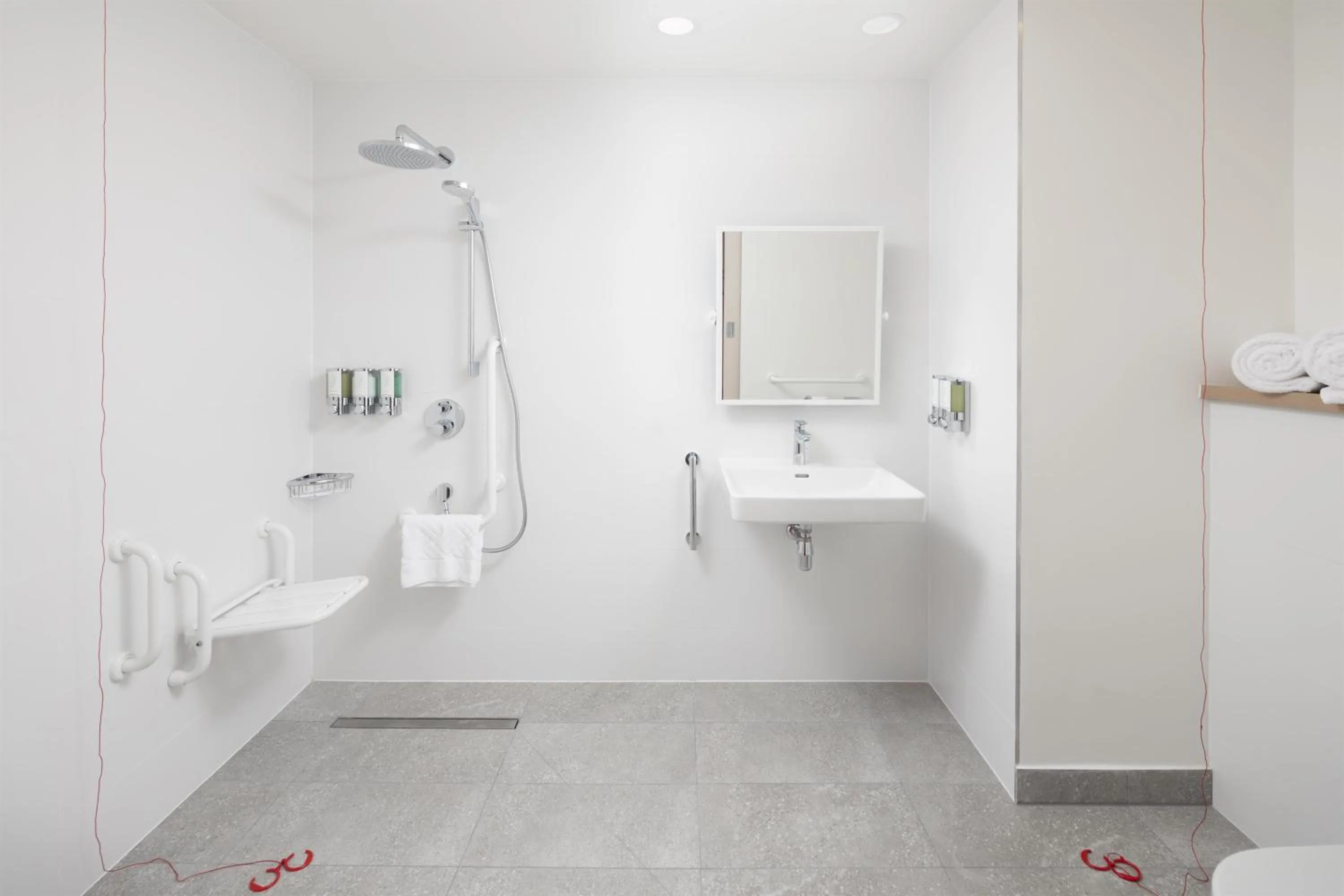 Bathroom in Hampton By Hilton Targu Mures