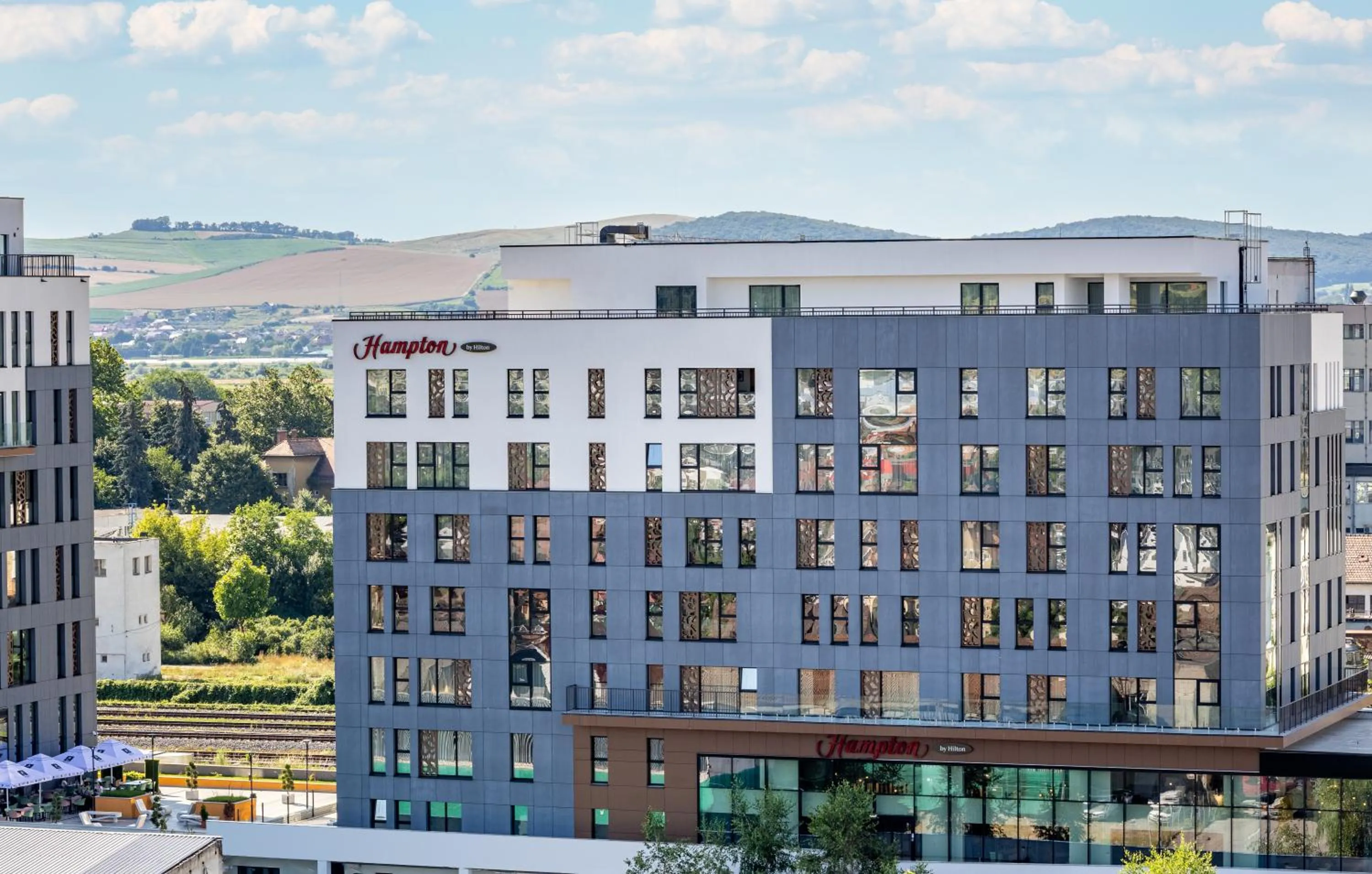 Property building in Hampton By Hilton Targu Mures