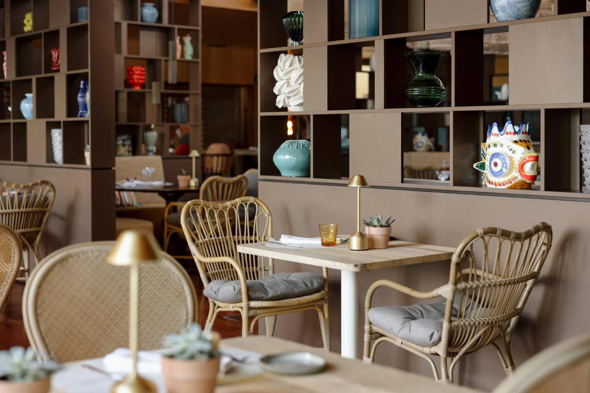 Restaurant/places to eat in Crowne Plaza Madrid - Centre Retiro by IHG