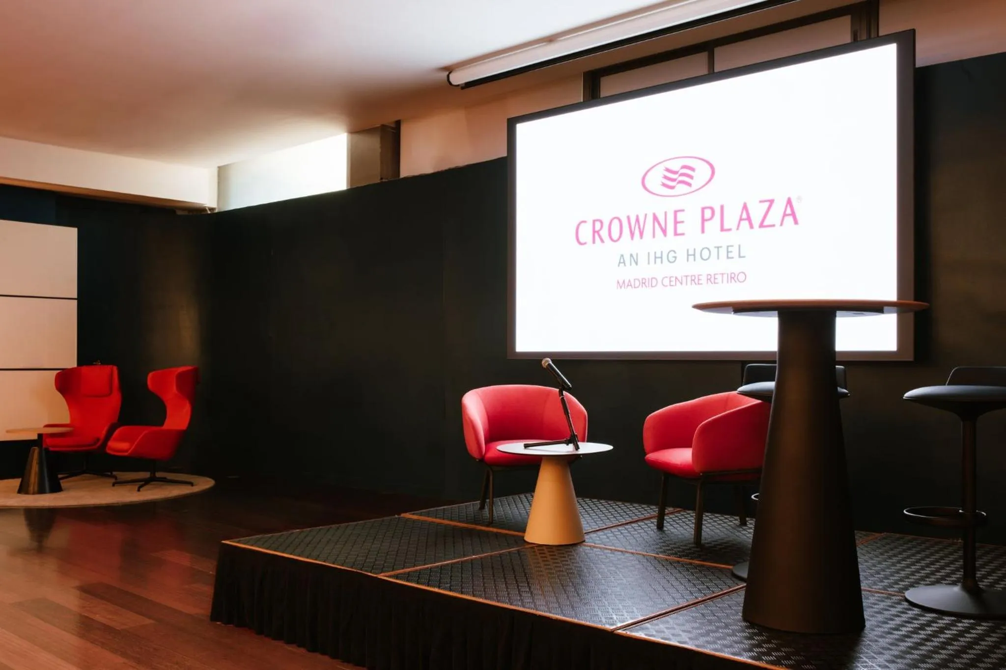 Meeting/conference room in Crowne Plaza Madrid - Centre Retiro by IHG