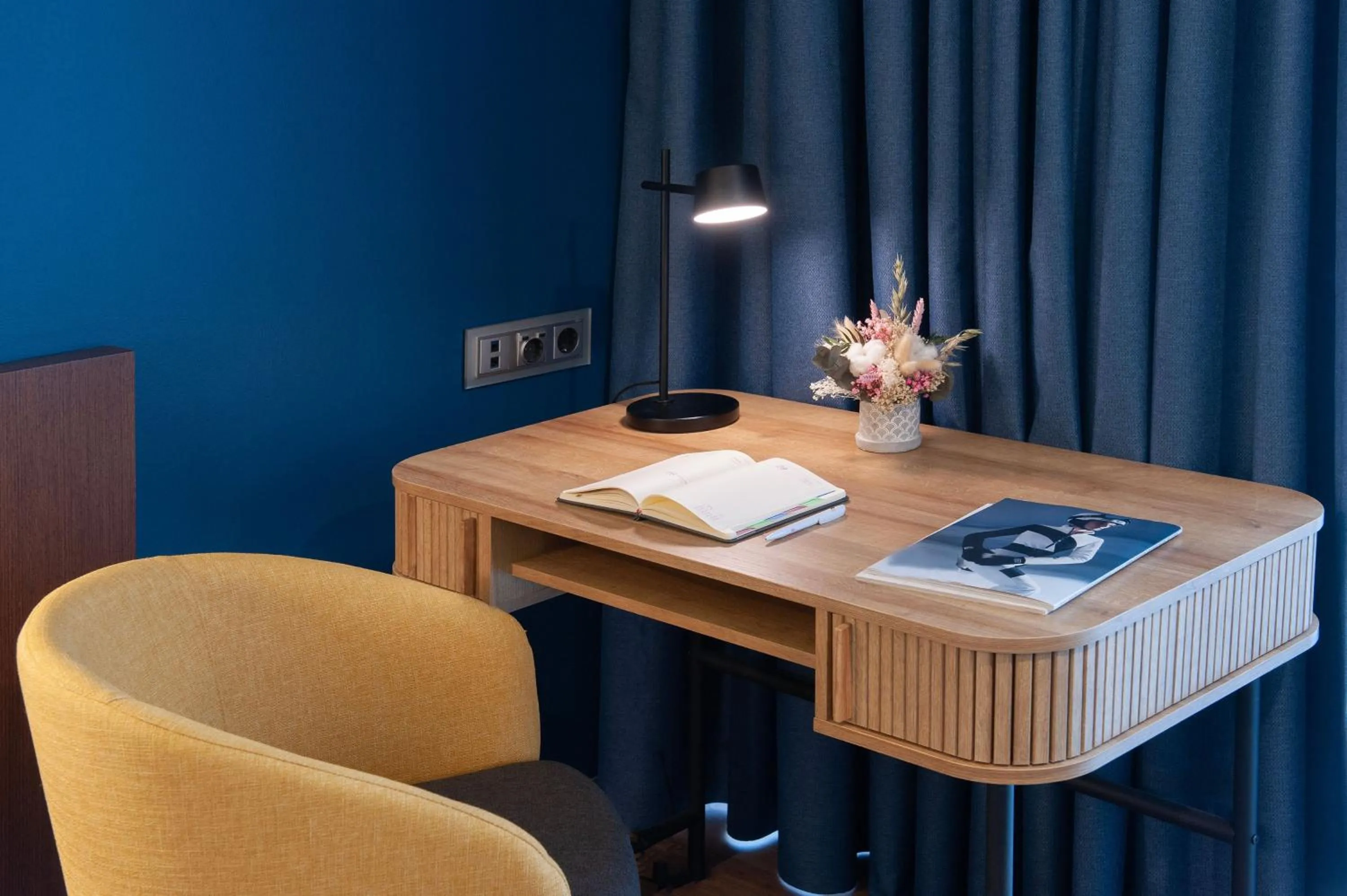 Photo of the whole room in Crowne Plaza Madrid - Centre Retiro by IHG