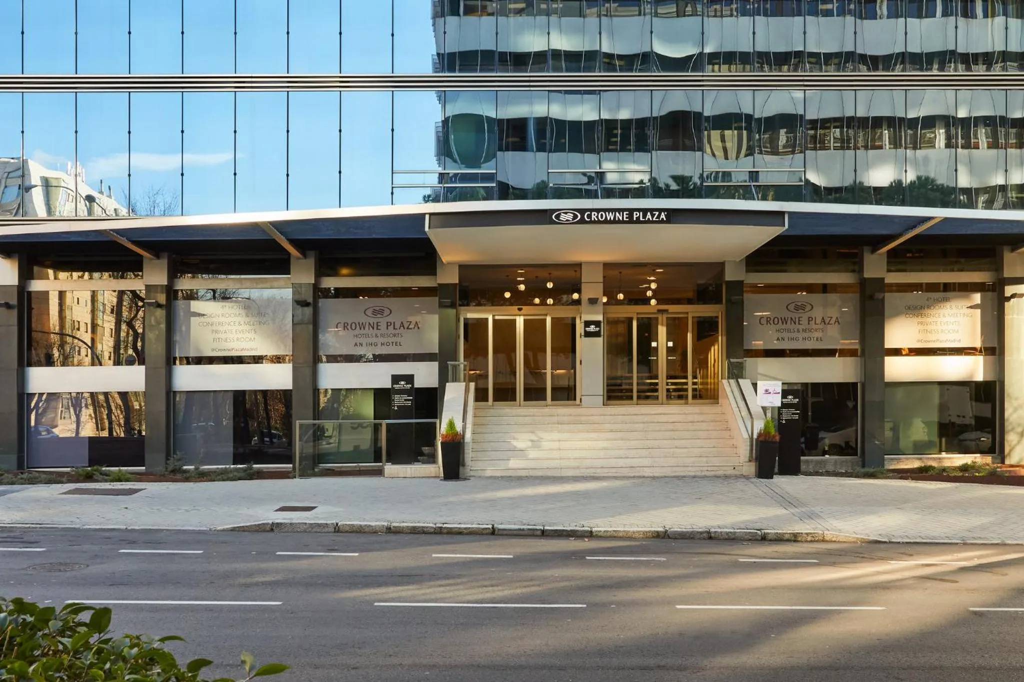 Property building in Crowne Plaza Madrid - Centre Retiro by IHG
