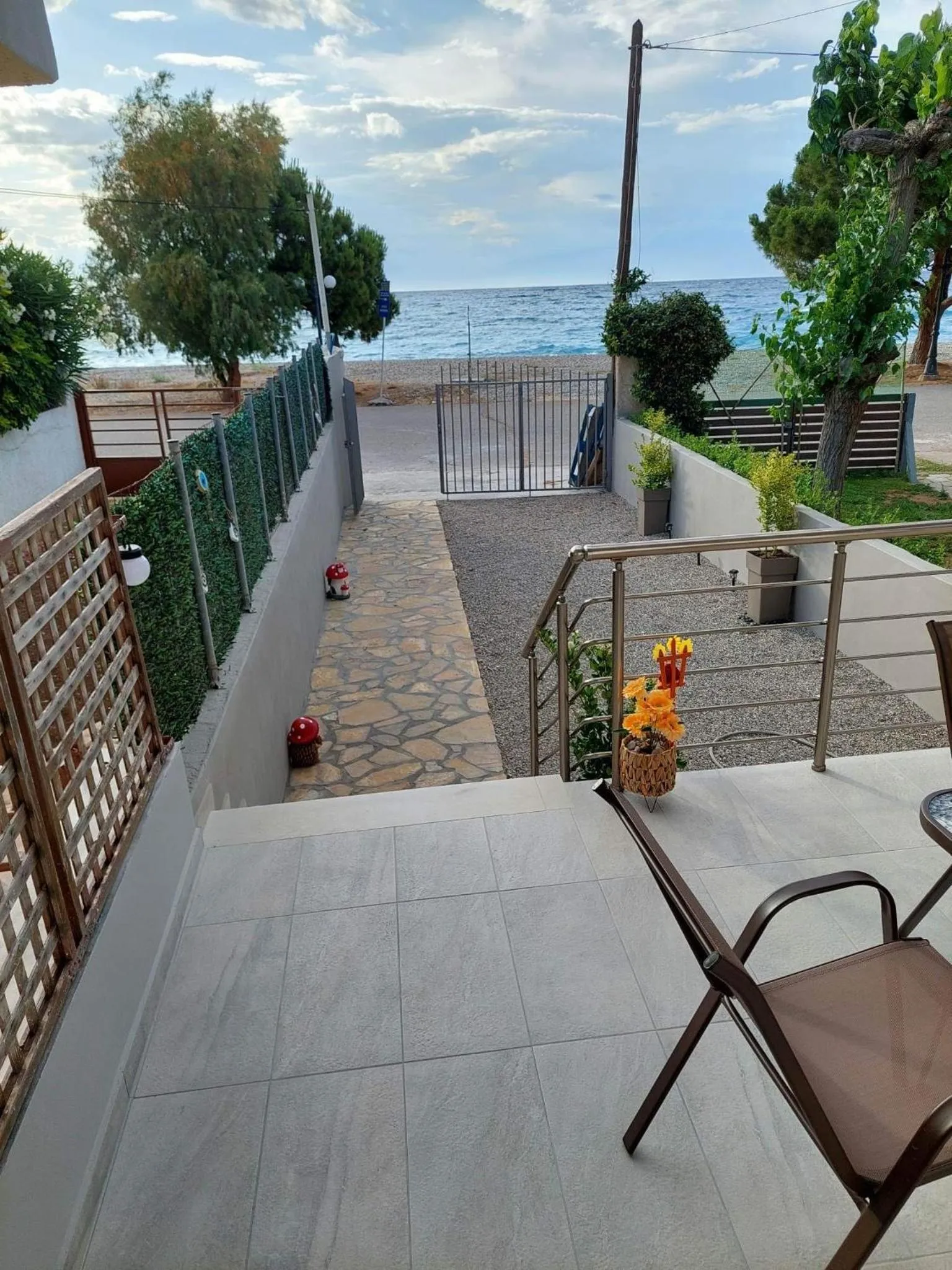 Akrotiri Luxury Suites