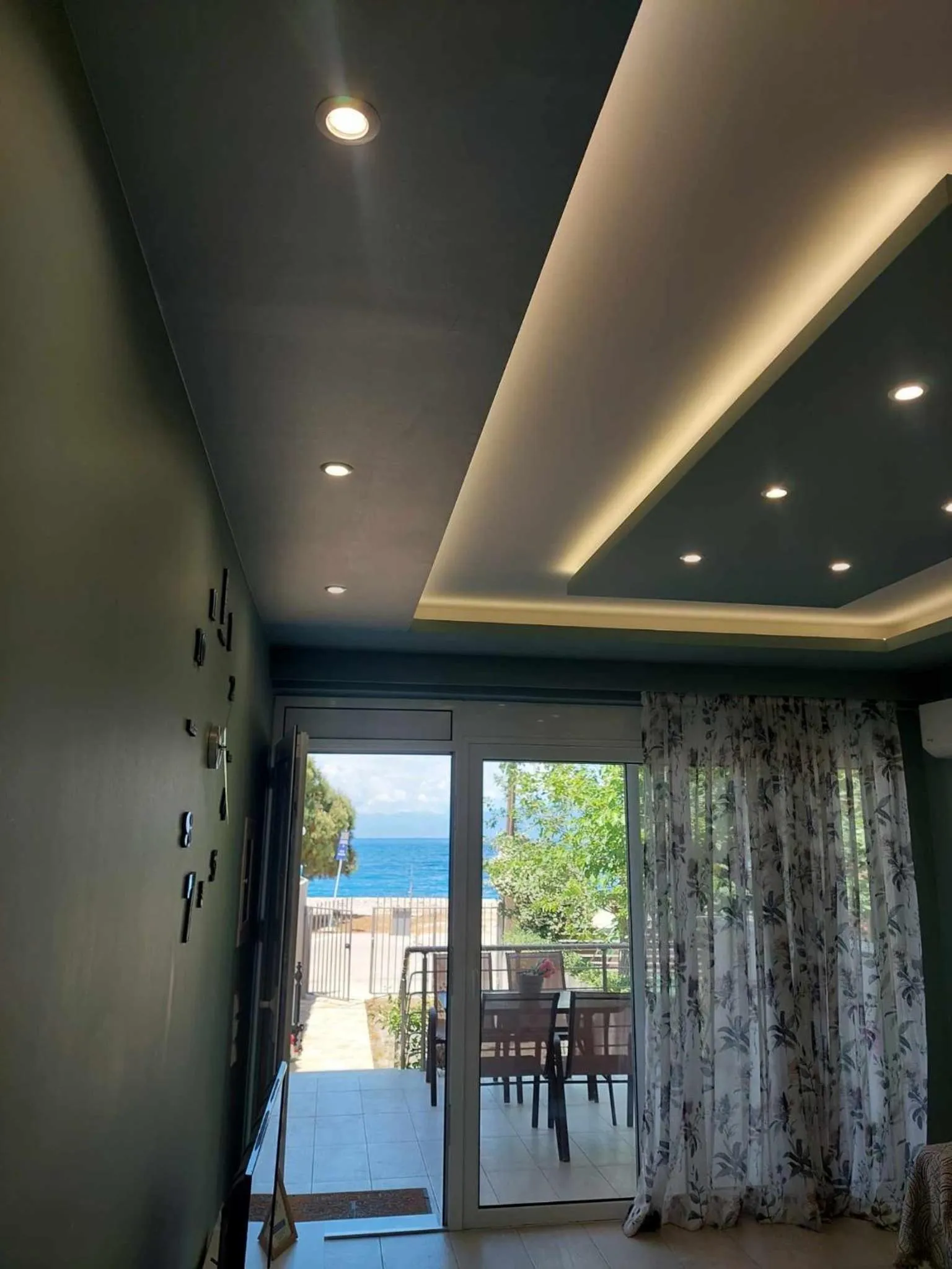 Akrotiri Luxury Suites