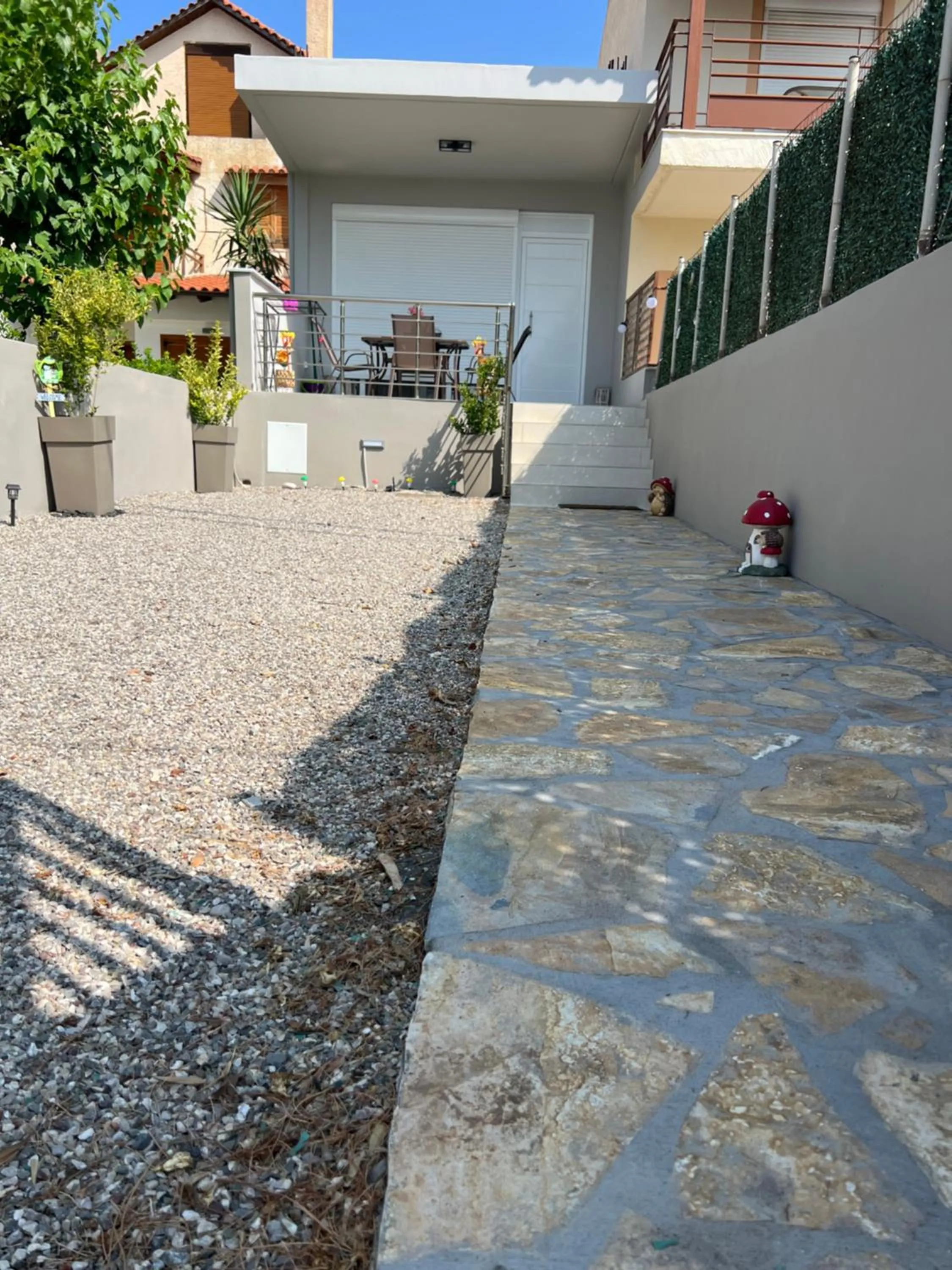 Akrotiri Luxury Suites