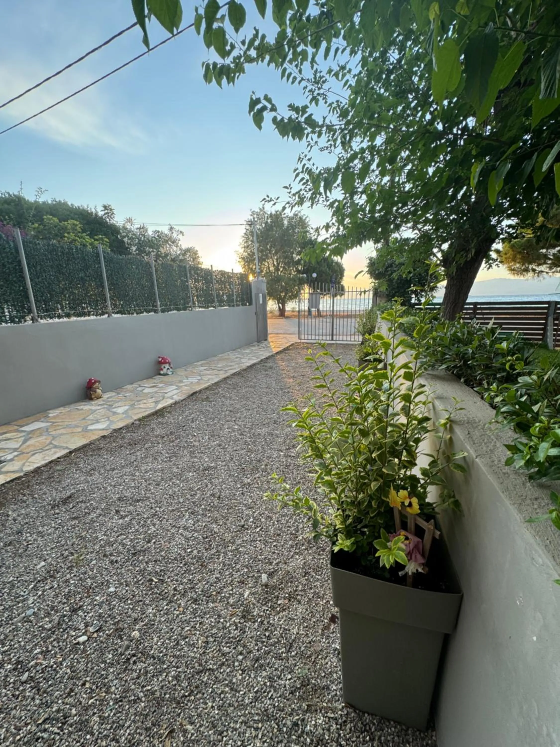 Akrotiri Luxury Suites