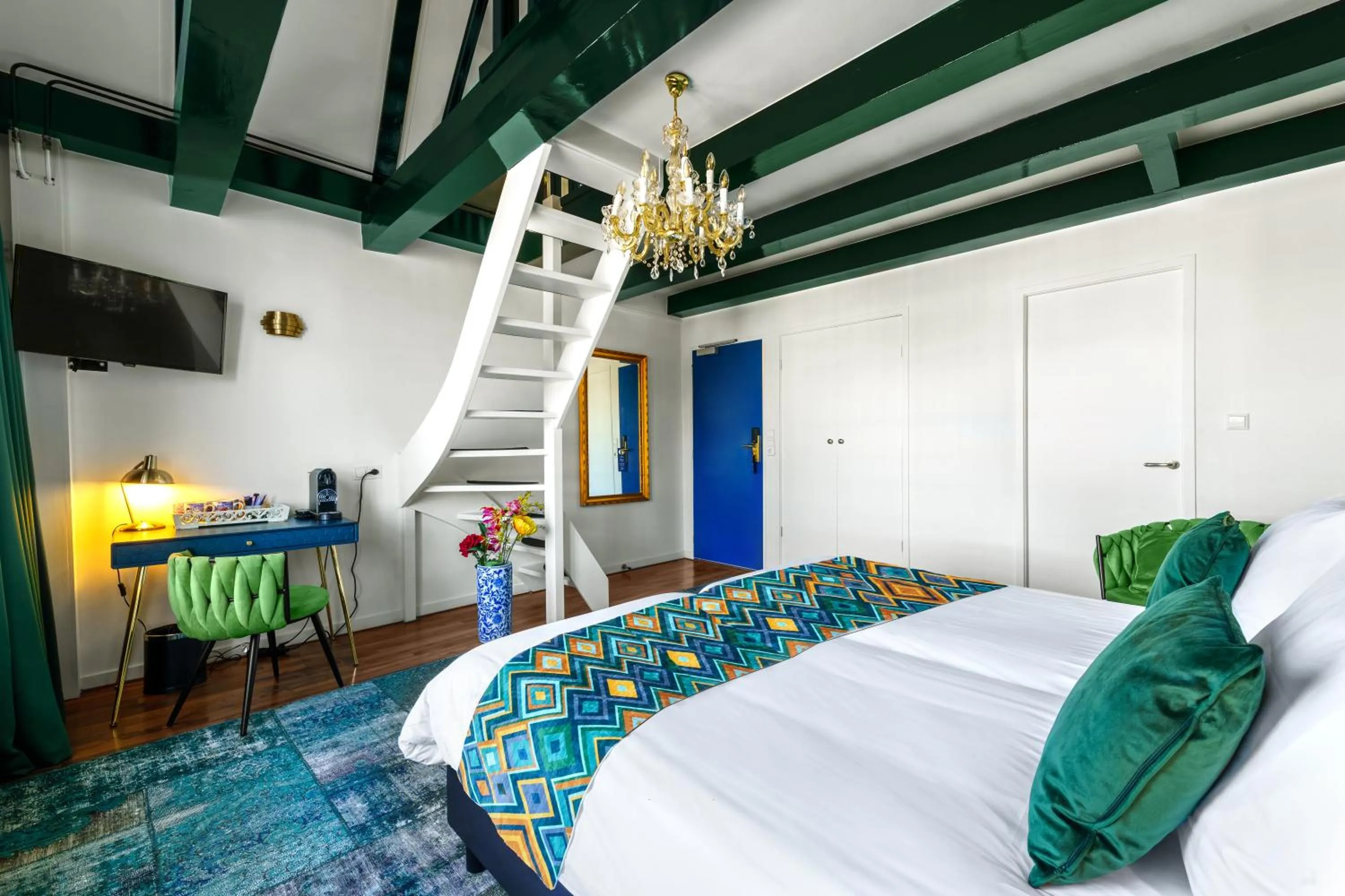 Bed in Boutique Hotel des Arts