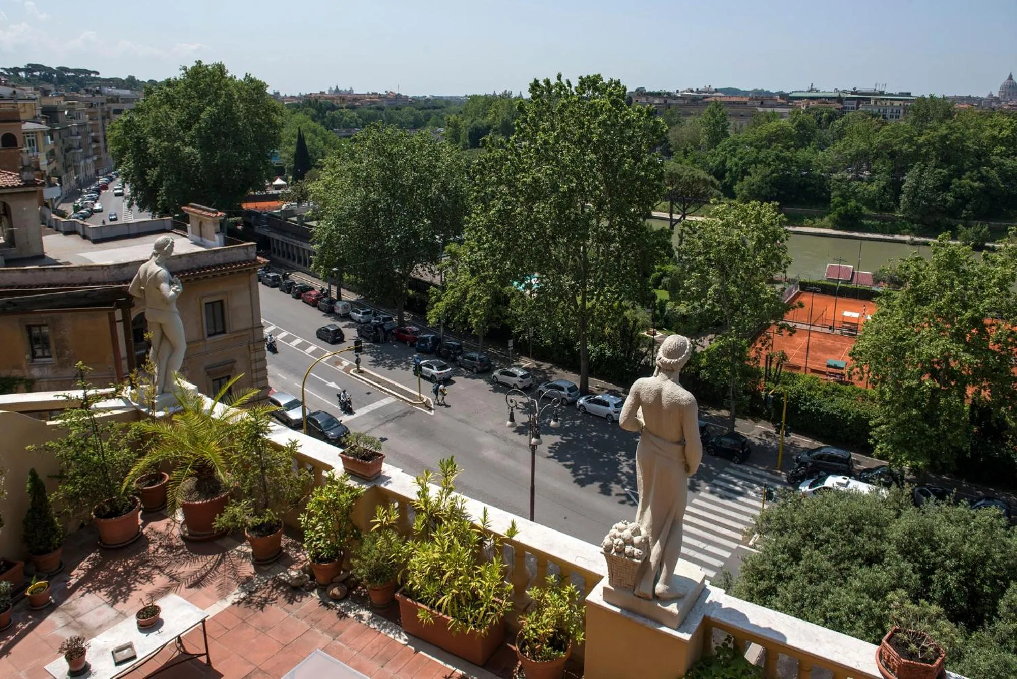 Street view in ""Bright Top Floor Apartment Vatican & Tiber View, Steps from Olympic Stadium"