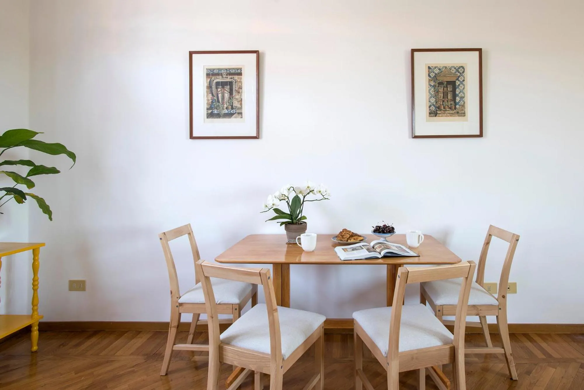 Dining area in ""Bright Top Floor Apartment Vatican & Tiber View, Steps from Olympic Stadium"
