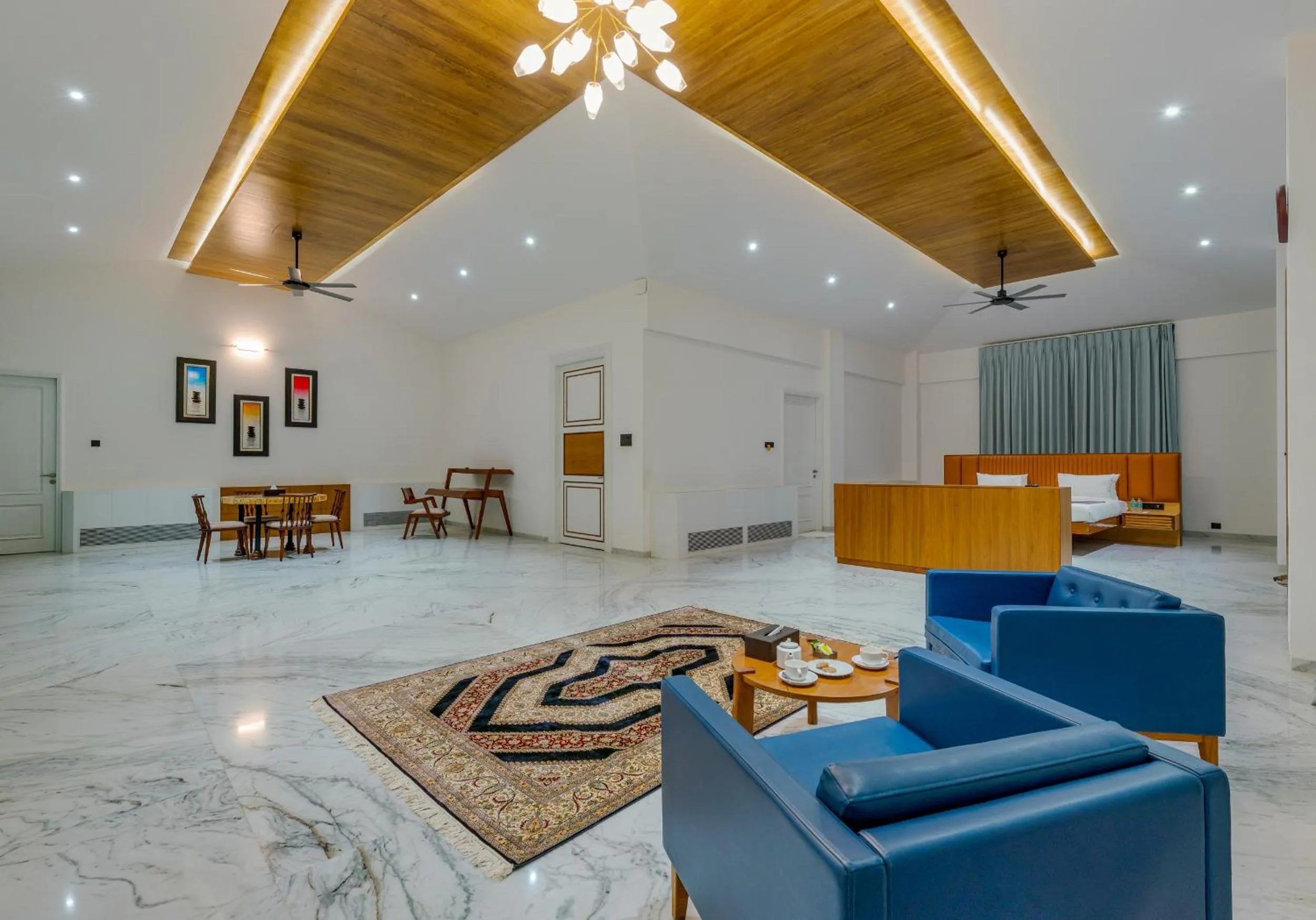 Living room in Highland Club with Swimming Pool-GYM
