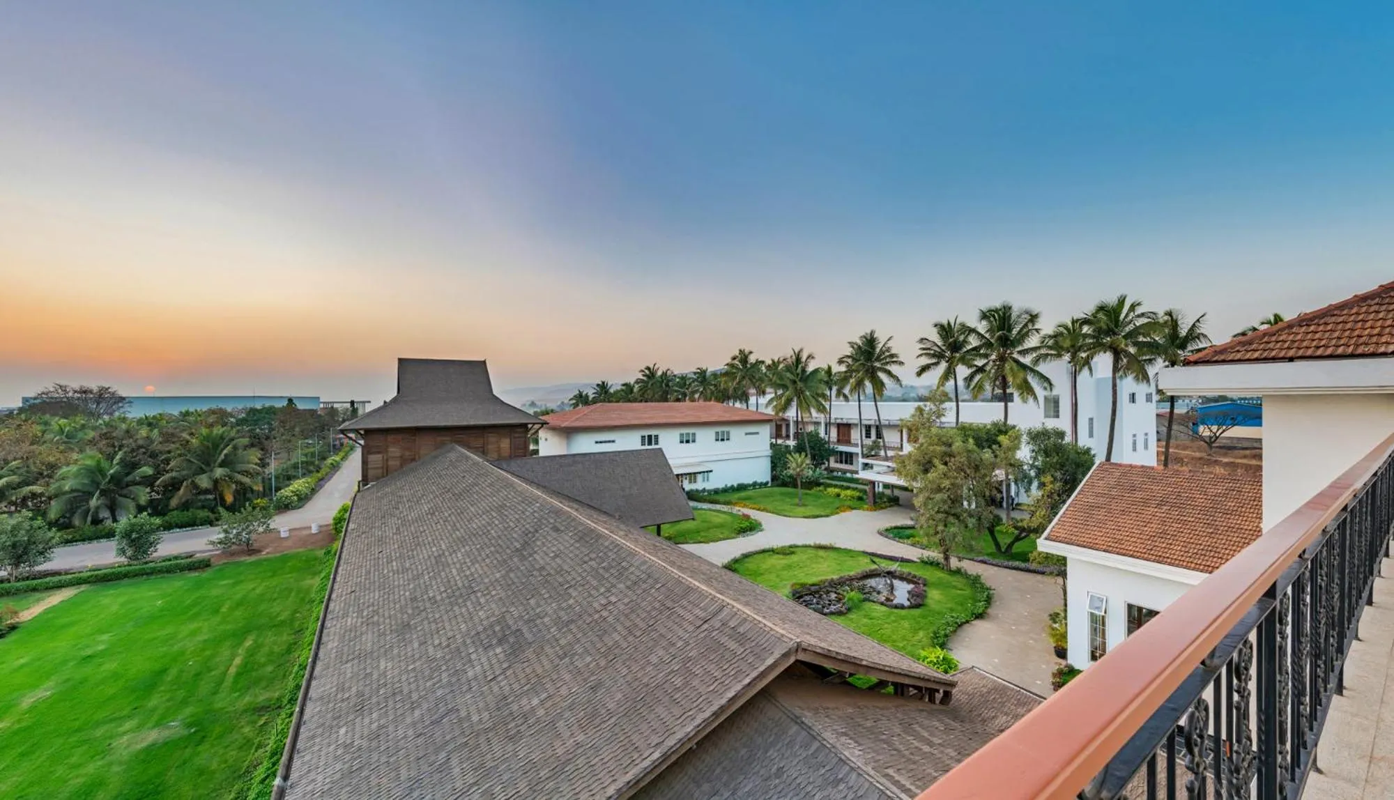 Property building in Highland Club with Swimming Pool-GYM