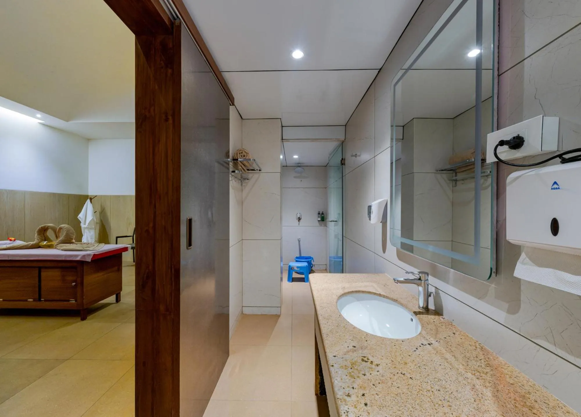 Toilet in Highland Club with Swimming Pool-GYM