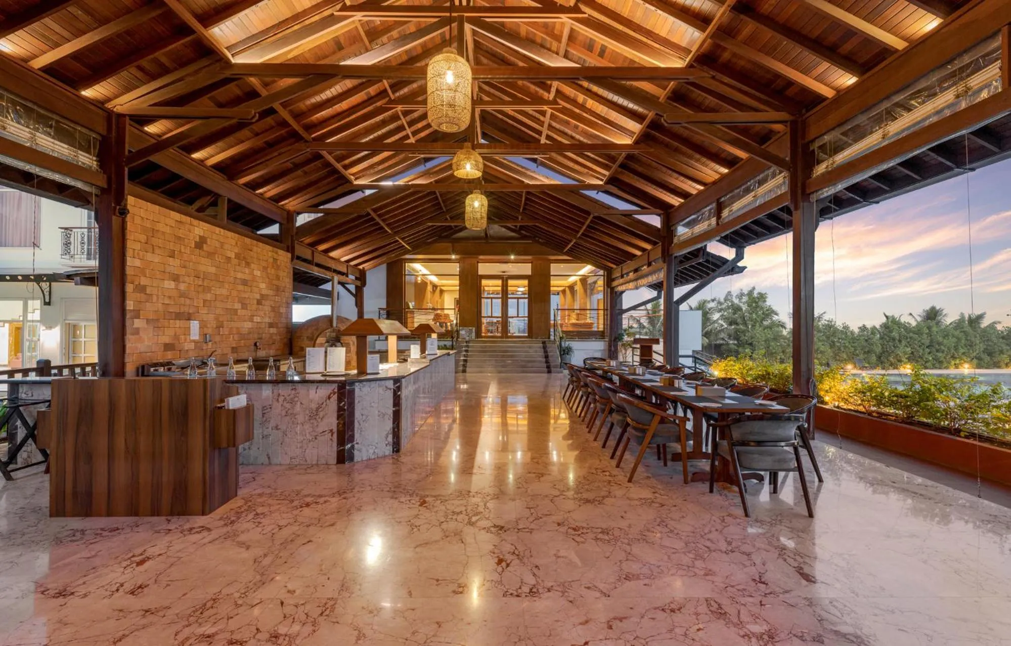 Restaurant/places to eat in Highland Club with Swimming Pool-GYM