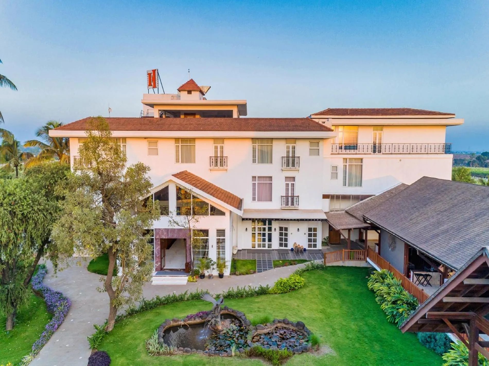 Property building in Highland Club with Swimming Pool-GYM