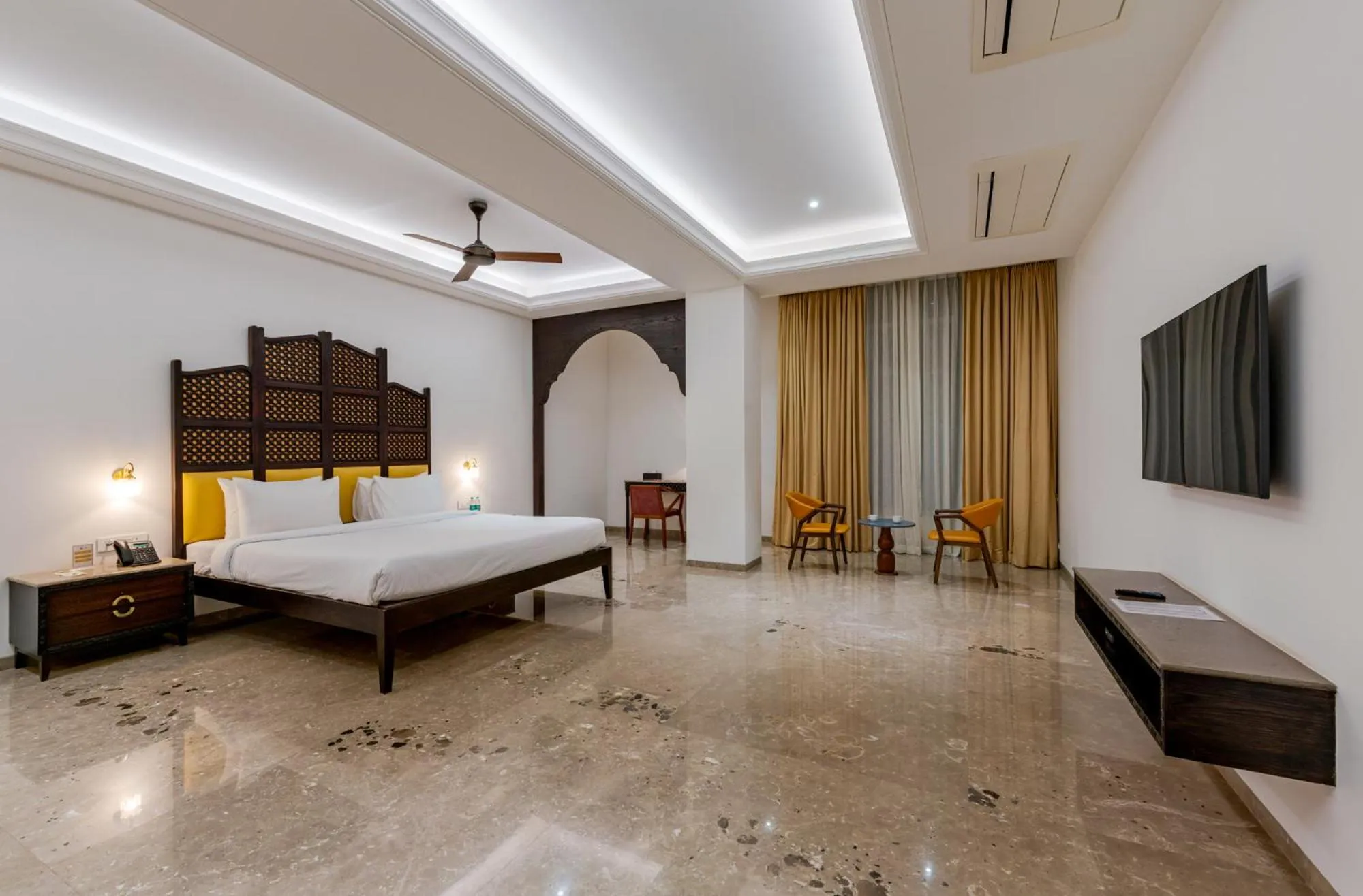 Communal lounge/ TV room, Bed in Highland Club with Swimming Pool-GYM