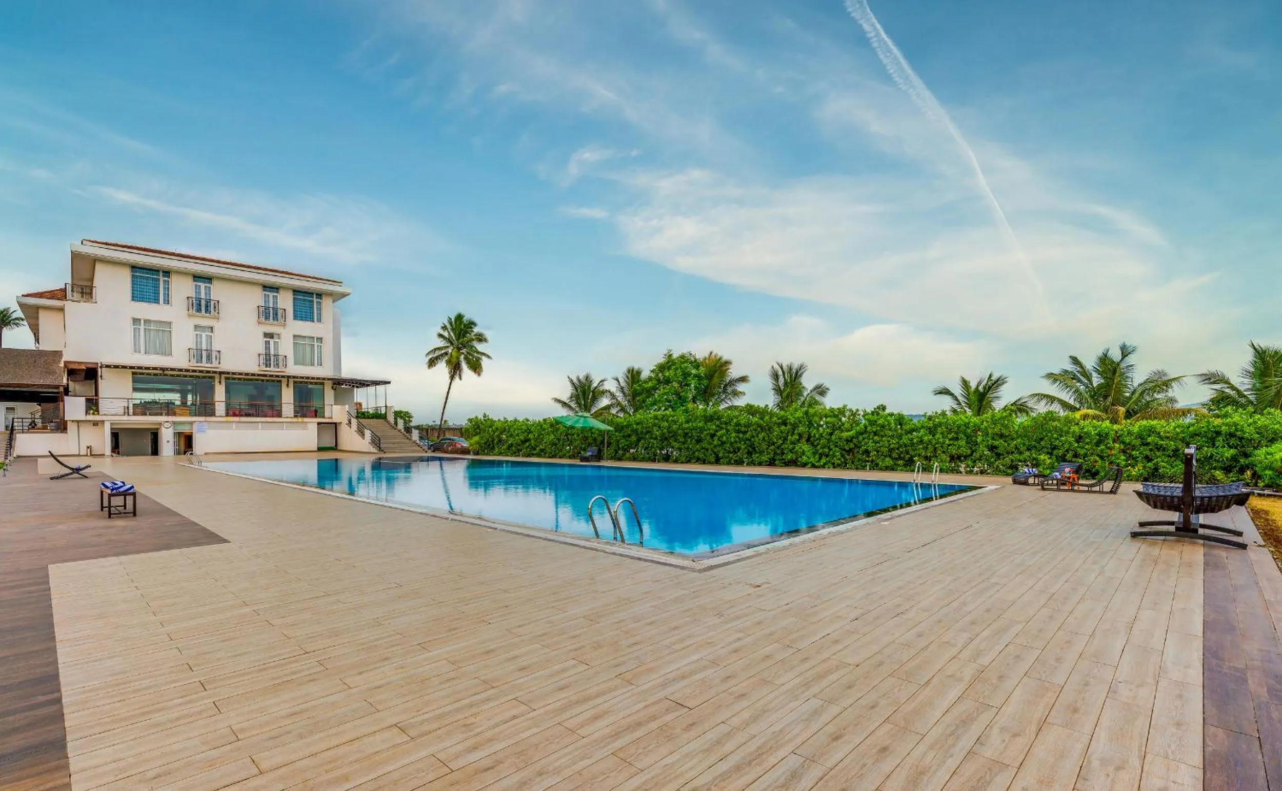 Property building in Highland Club with Swimming Pool-GYM