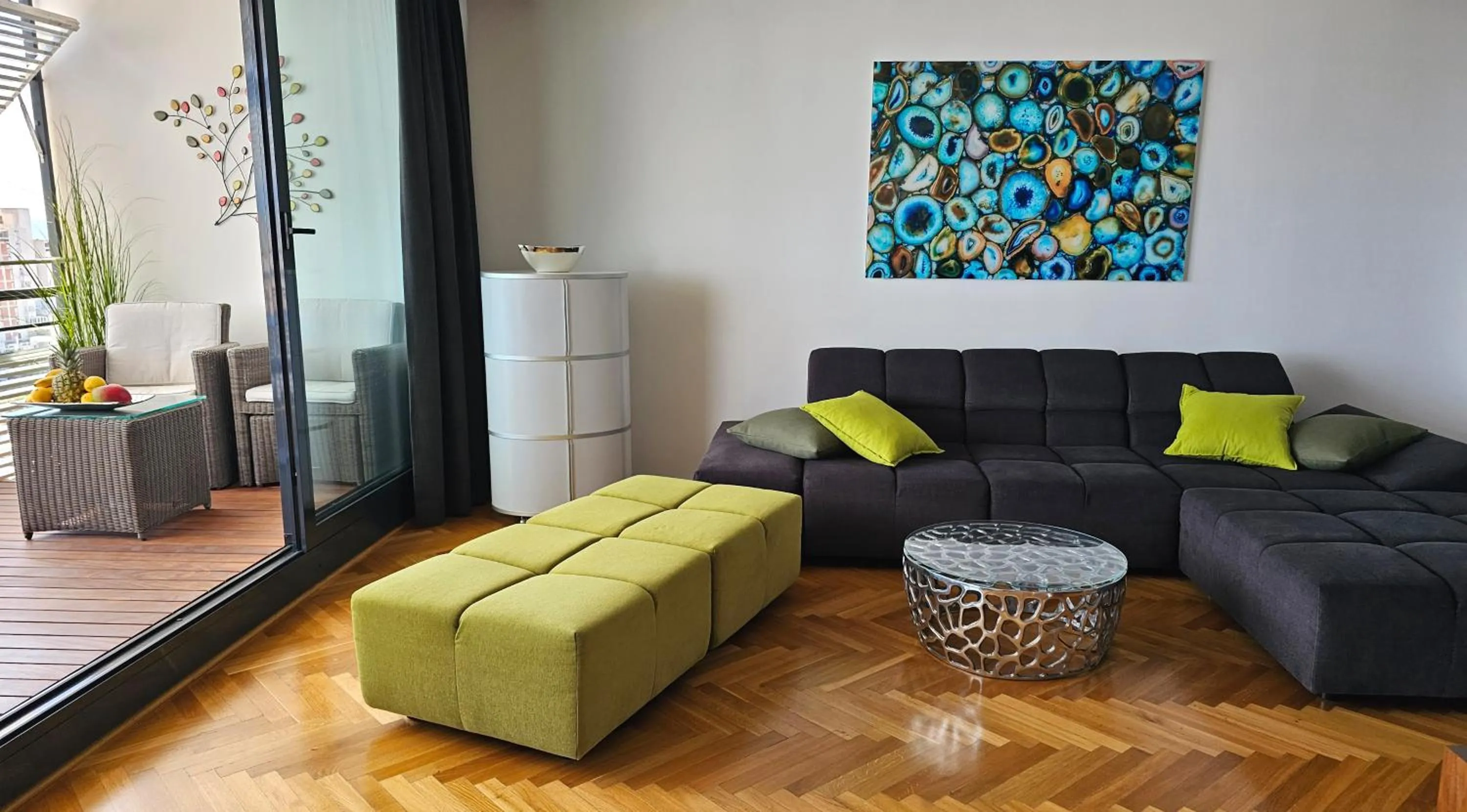 BoB Luxury Design & Sea View Apartment