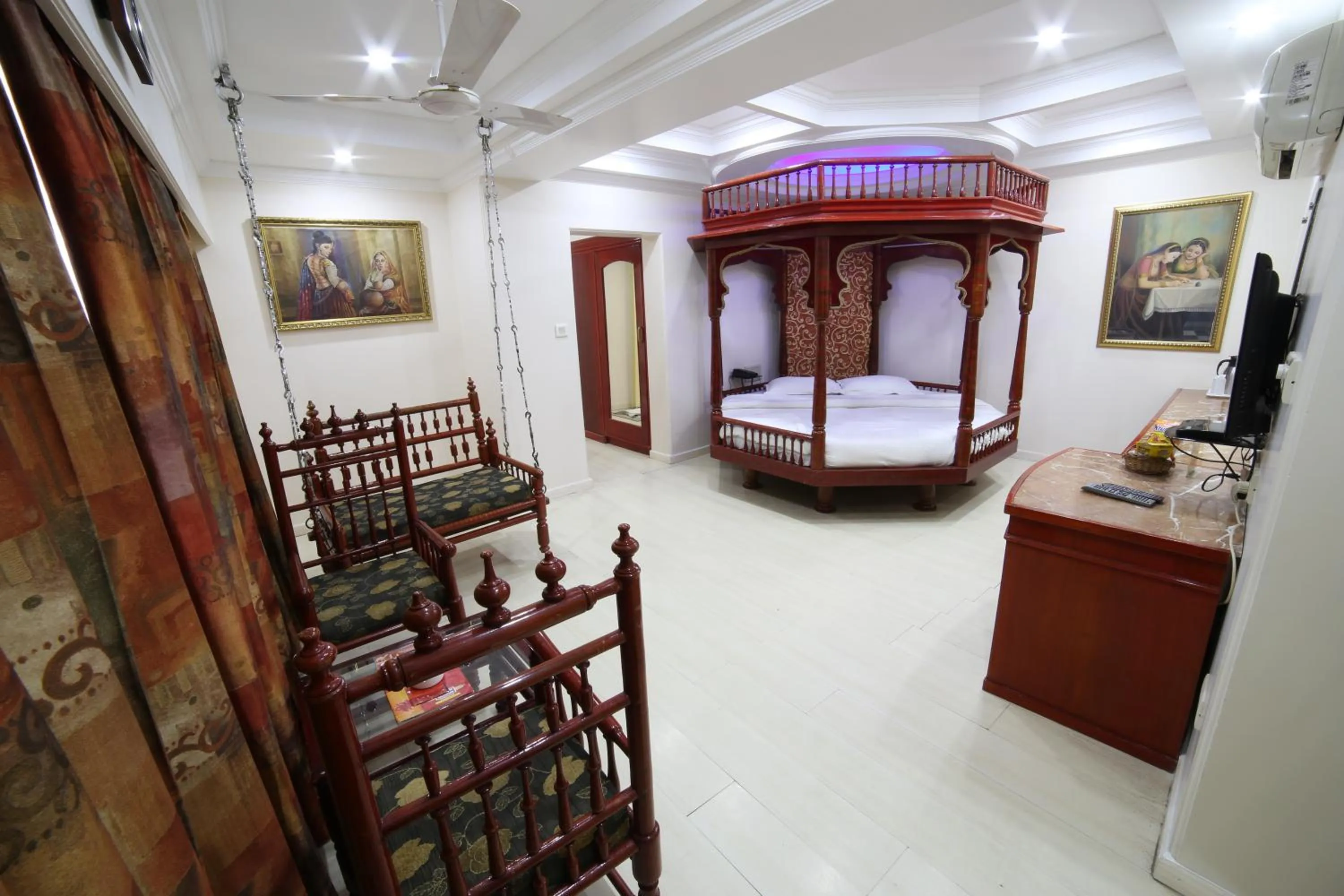 Photo of the whole room, Bed in Hotel Samrat International