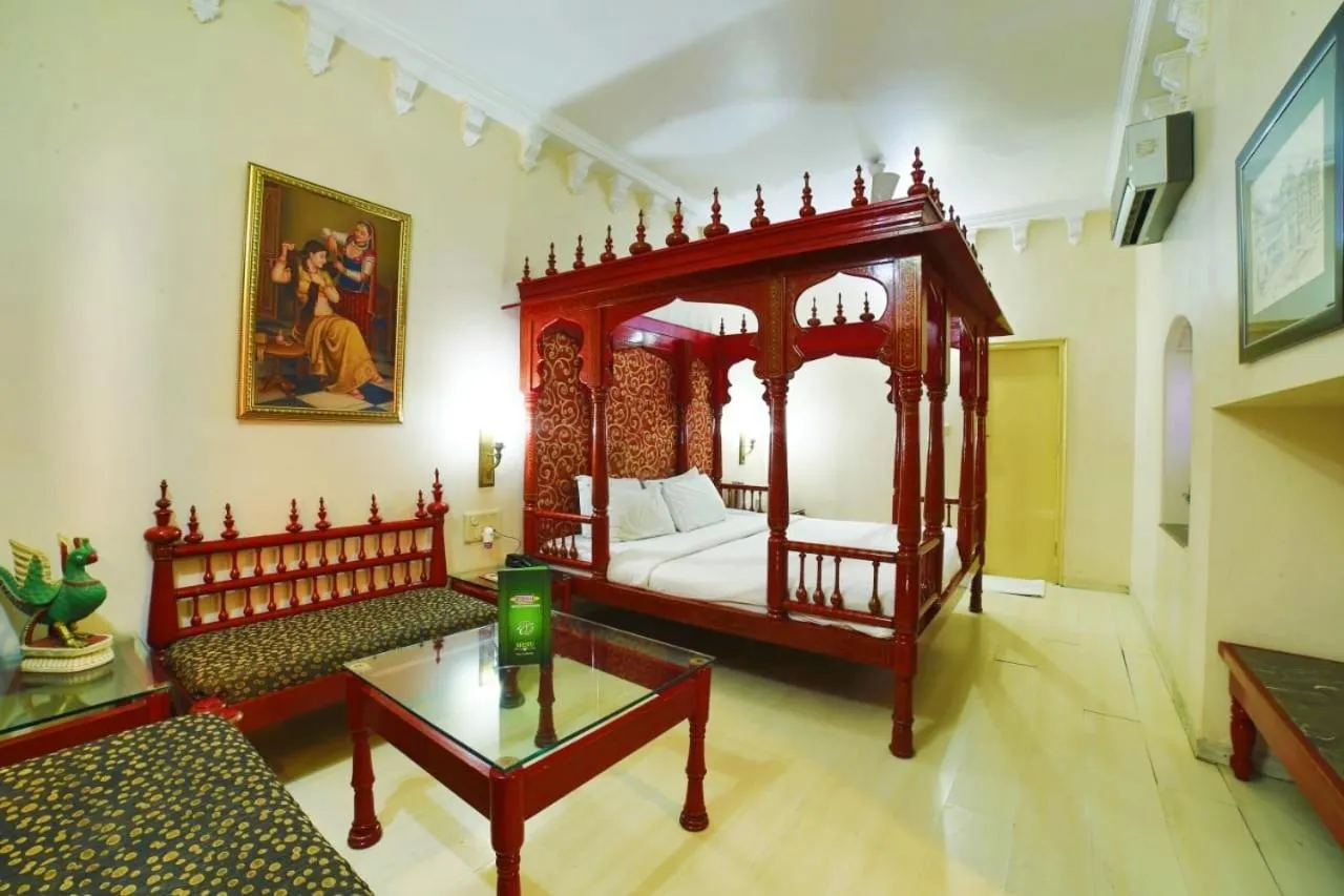 Bed in Hotel Samrat International