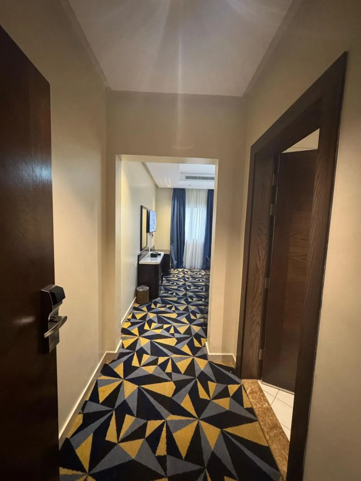 Photo of the whole room, Bed in Ocean View Al Zahra