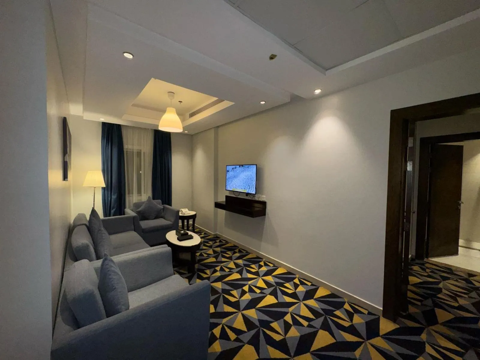 Communal lounge/ TV room in Ocean View Al Zahra
