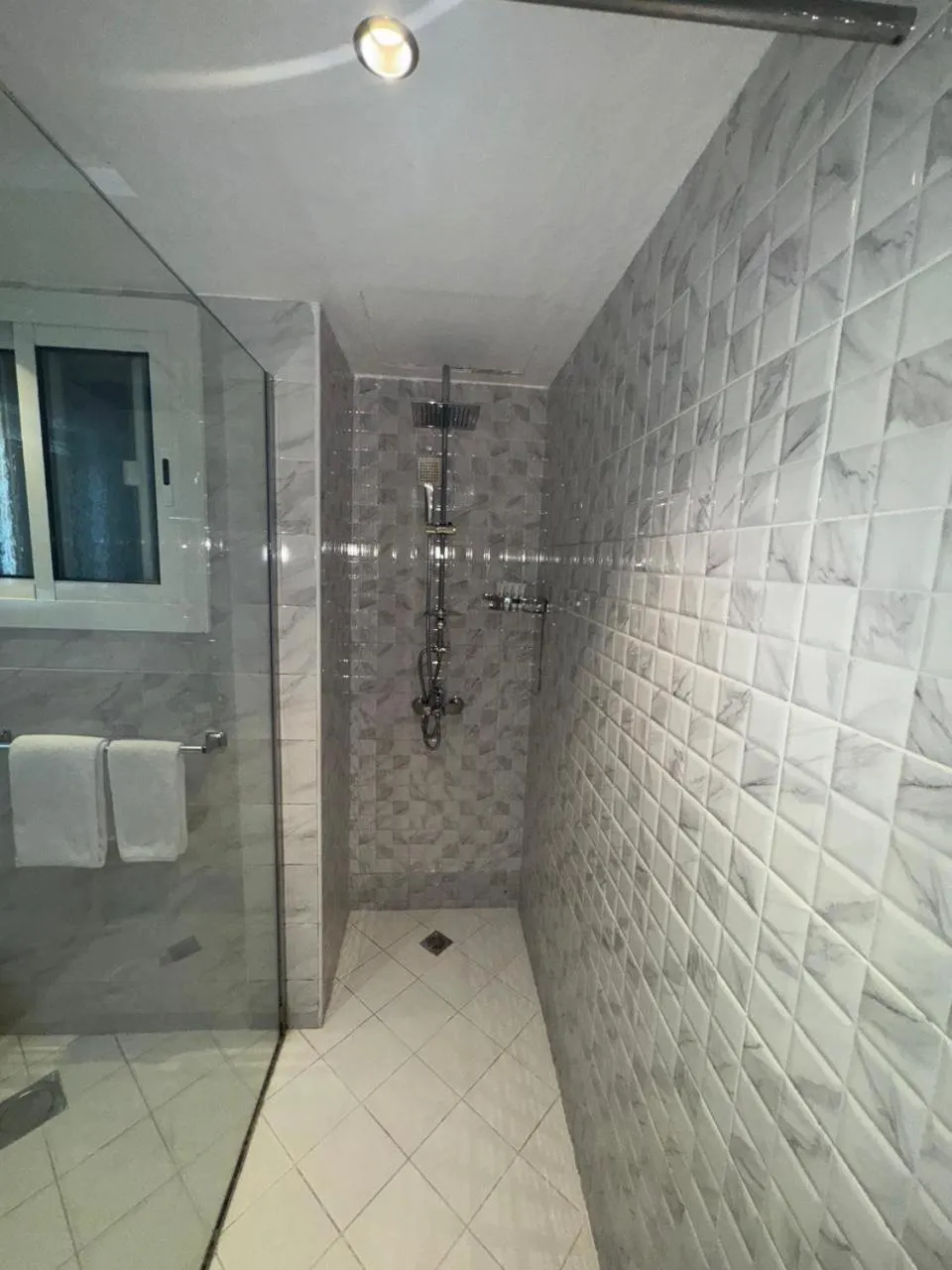 Shower in Ocean View Al Zahra