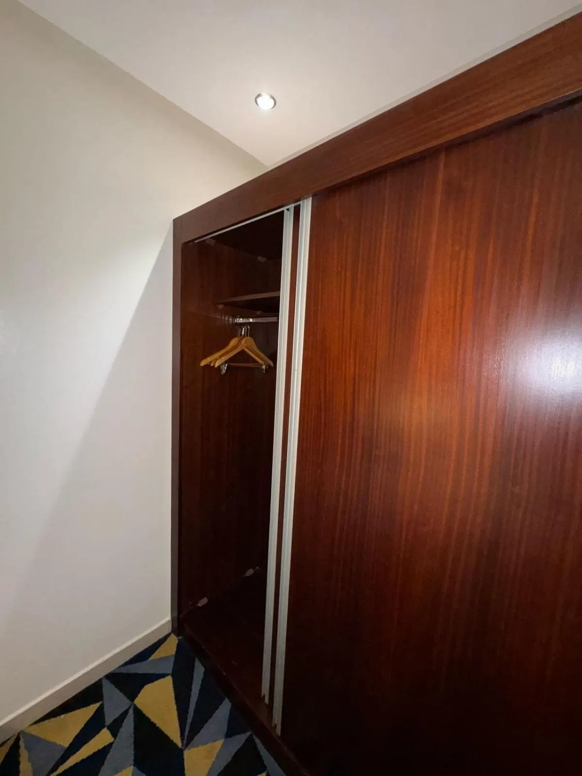 wardrobe in Ocean View Al Zahra