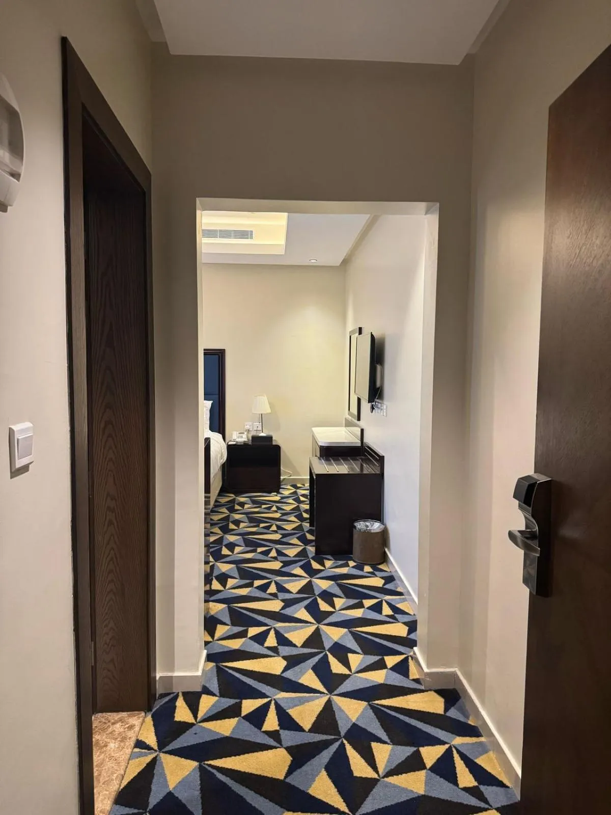 Photo of the whole room, Bed in Ocean View Al Zahra