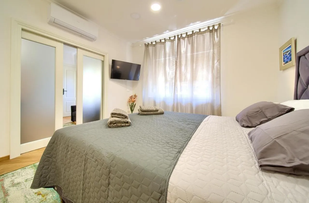 Apartment Paty