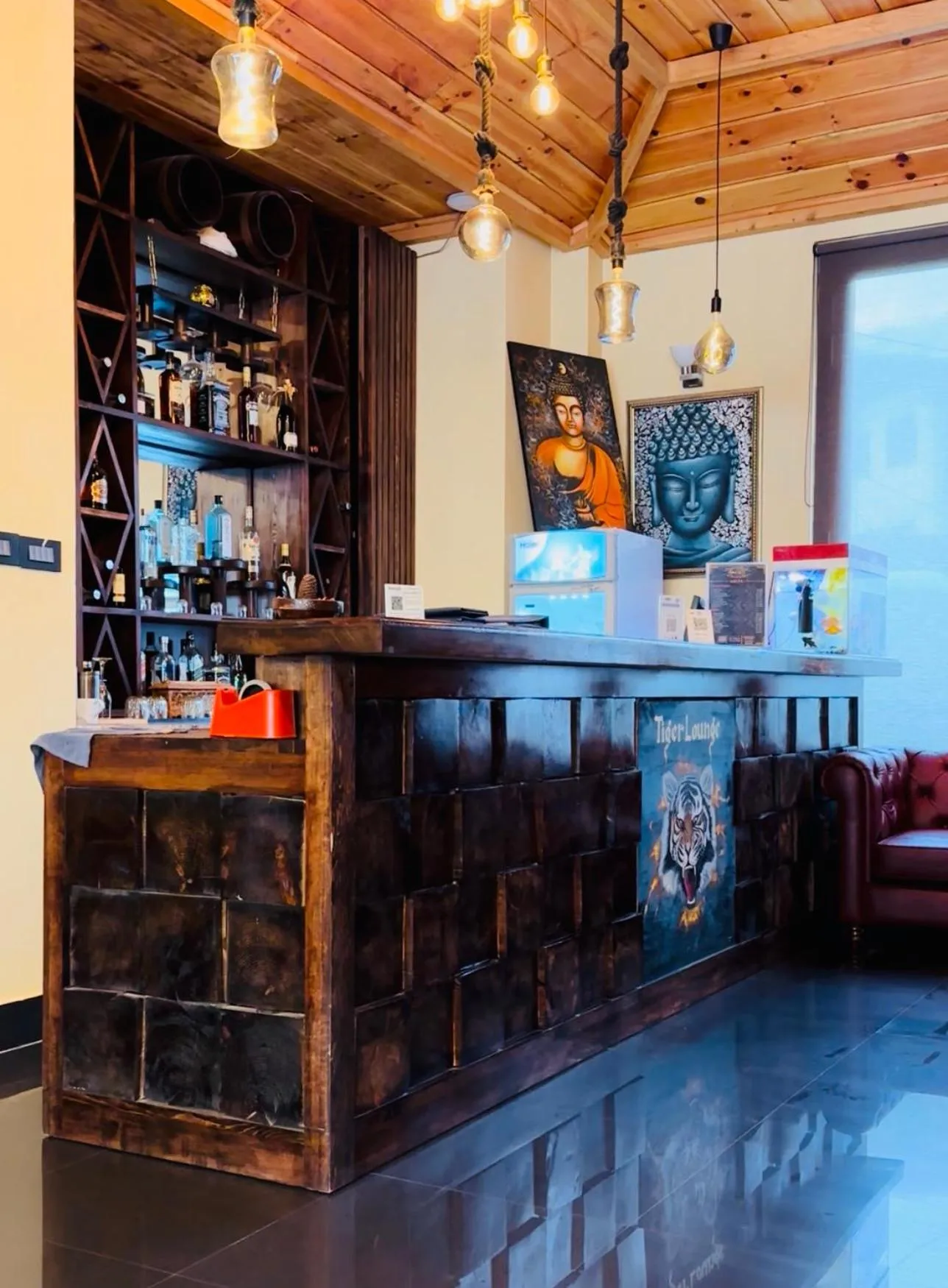 Lounge or bar in Silver Cloud Hotel