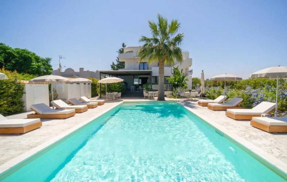 Swimming pool in Villa Salisà