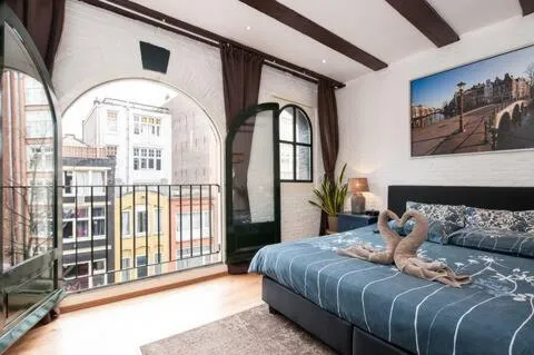 Bed in Crown Guesthouse Amsterdam