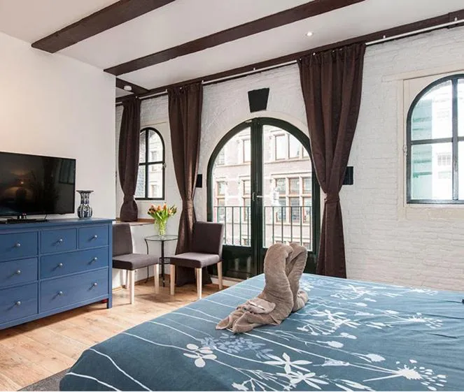 Bed in Crown Guesthouse Amsterdam