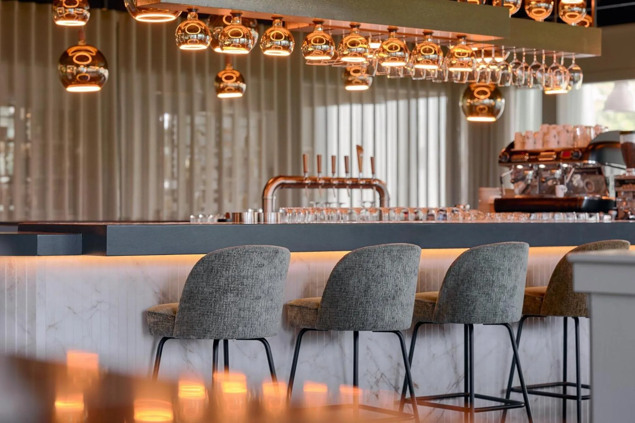 Lounge or bar in Garner Hotel Maastricht by IHG