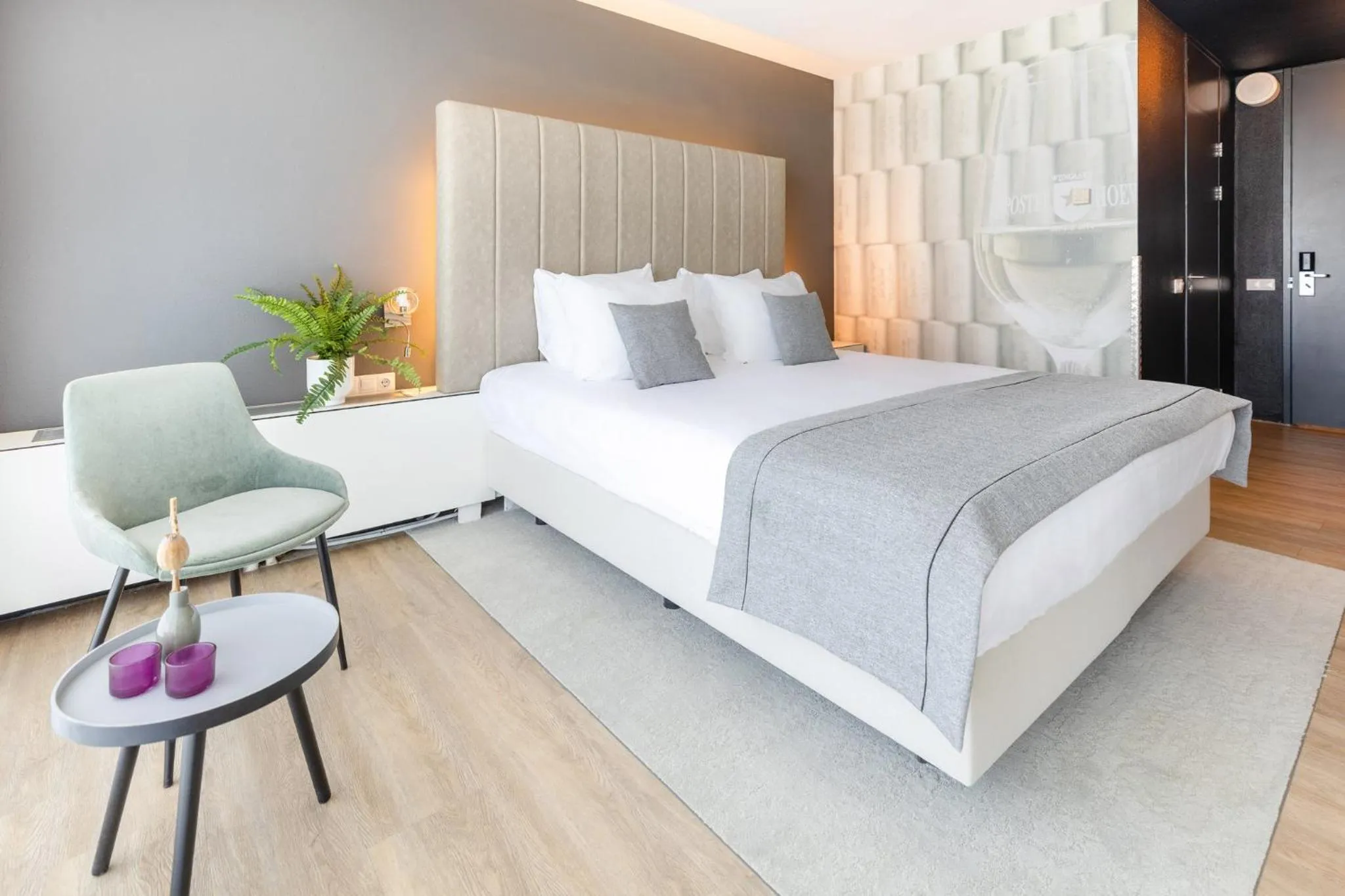 Bedroom, Bed in Garner Hotel Maastricht by IHG