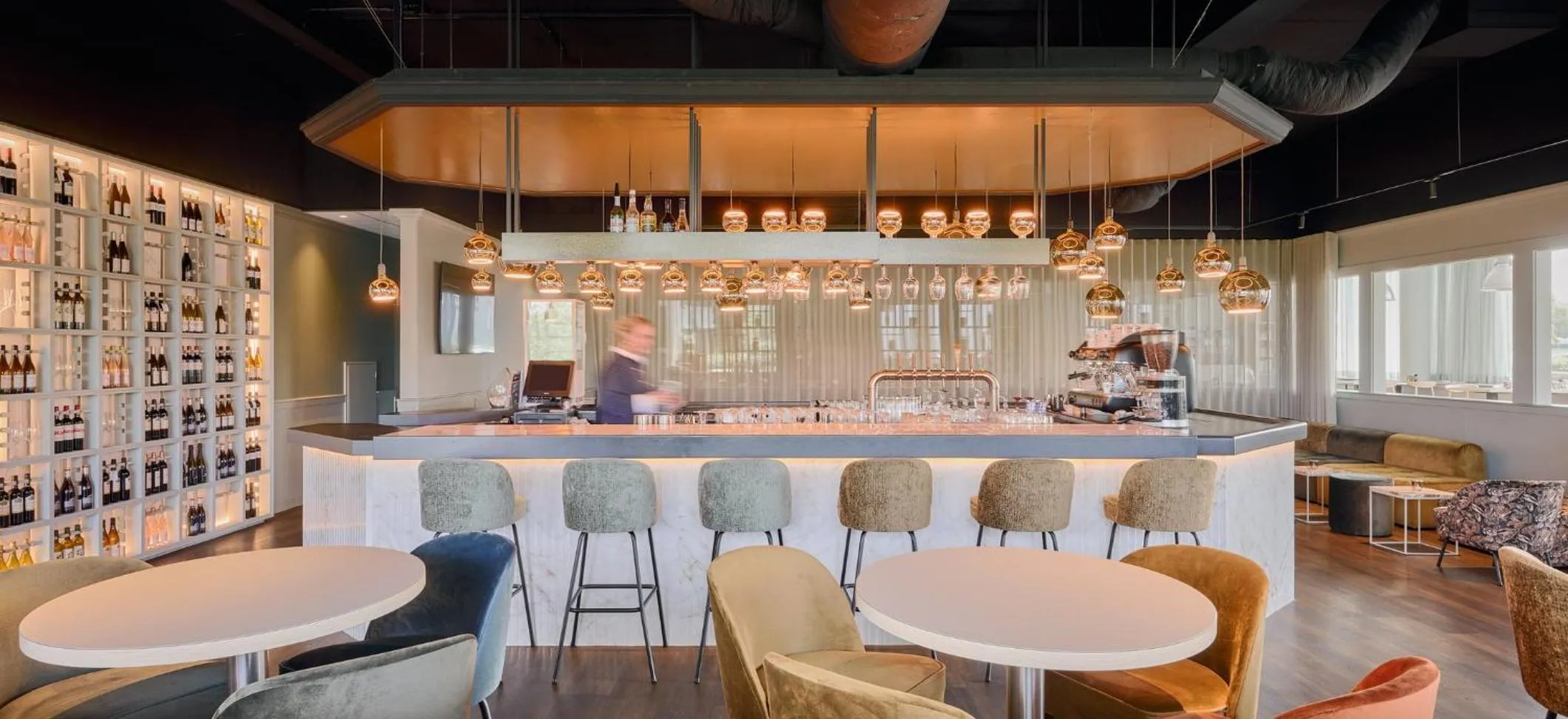 Lounge or bar in Garner Hotel Maastricht by IHG