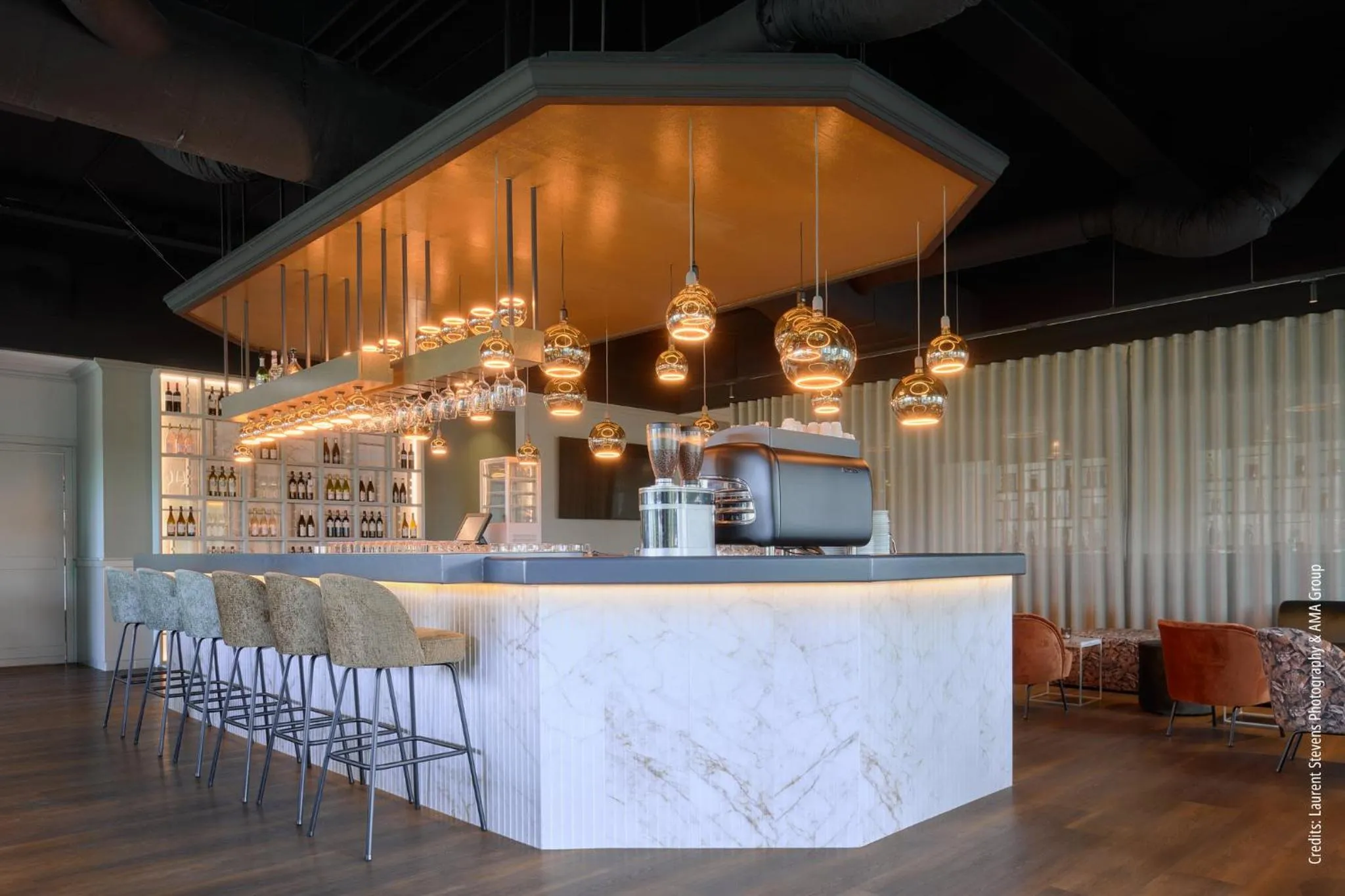 Lounge or bar in Garner Hotel Maastricht by IHG